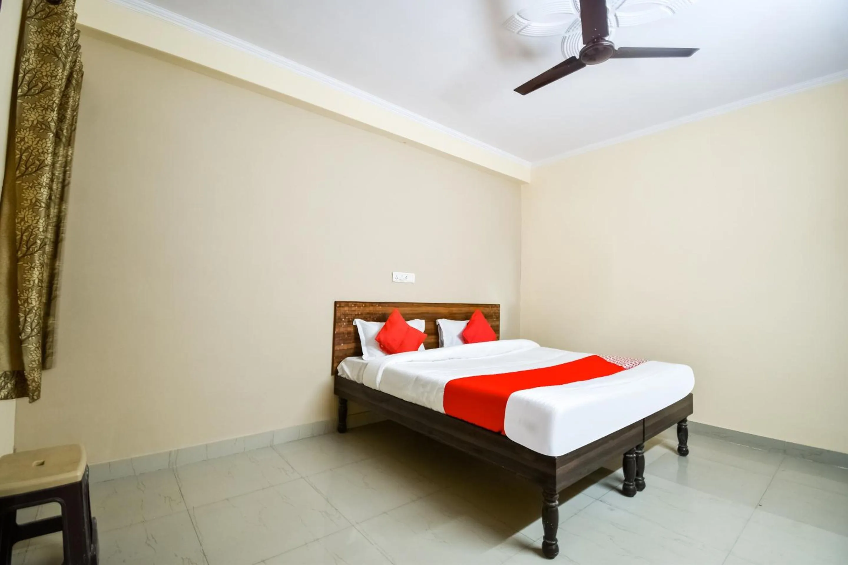 Bathroom, Bed in Hotel O Krishna