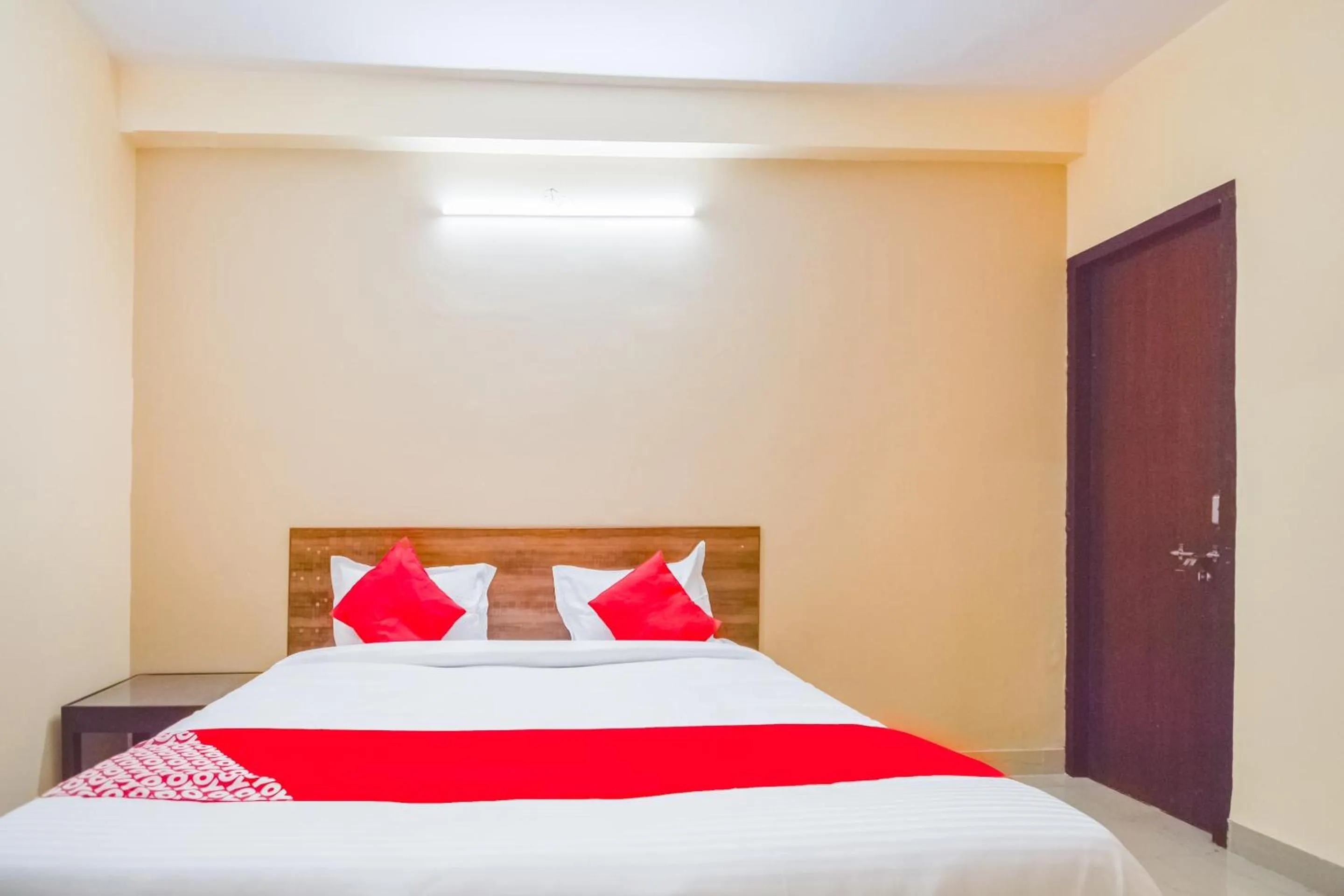 Bedroom, Bed in Hotel O Krishna