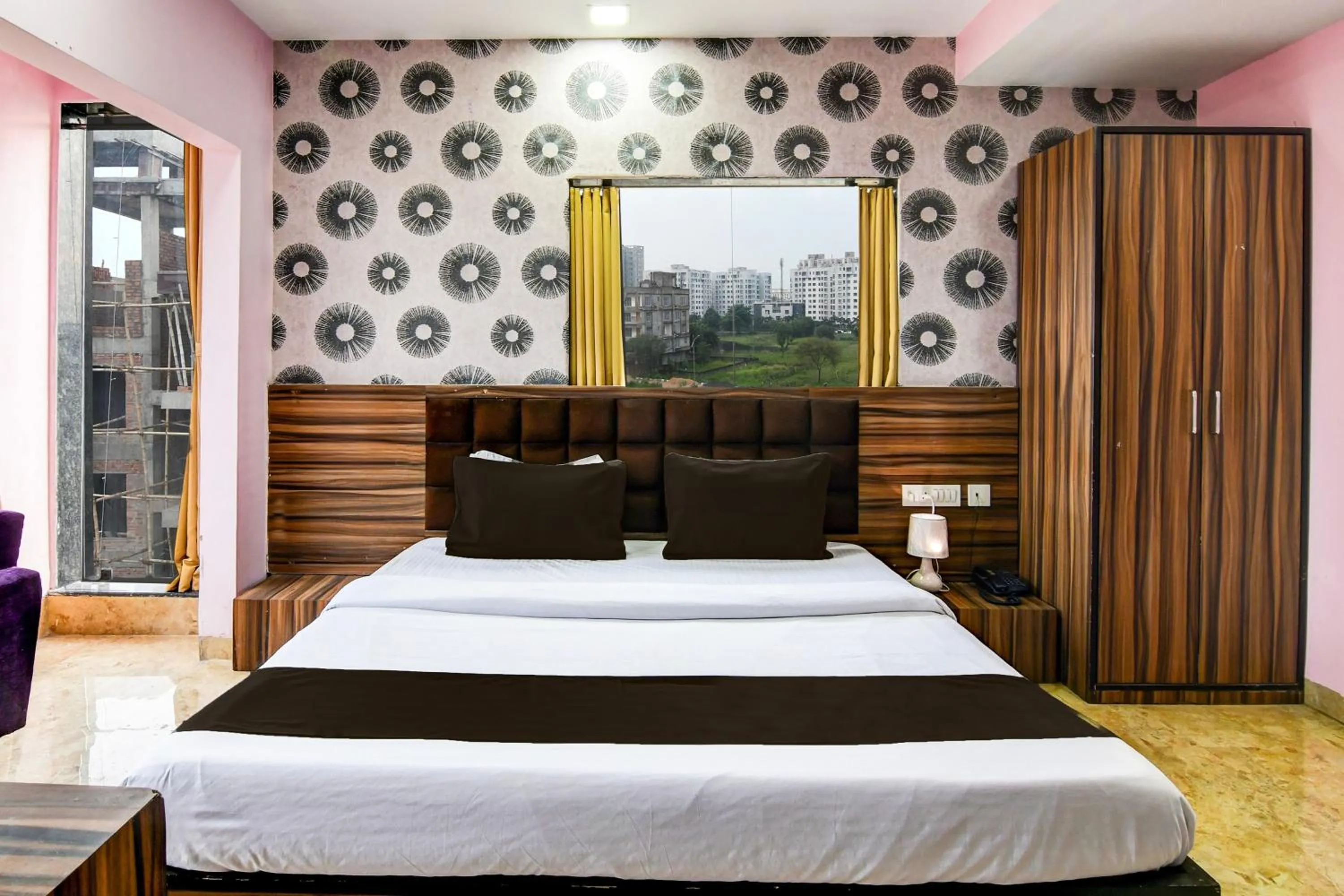 Bedroom, Bed in Hotel O Sunshine Near Netaji Subhash Chandra Bose International Airport