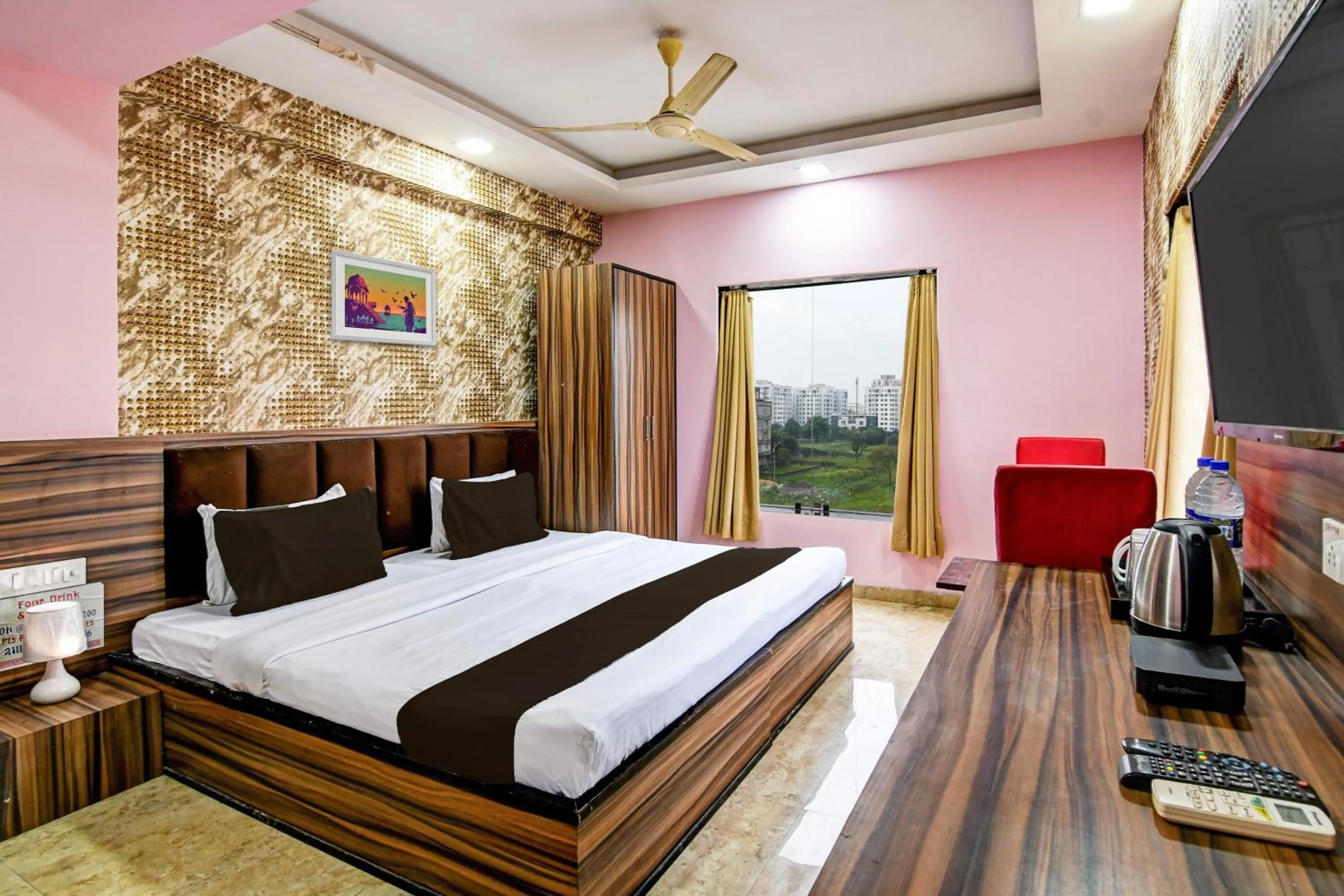 Bedroom, Bed in Hotel O Sunshine Near Netaji Subhash Chandra Bose International Airport