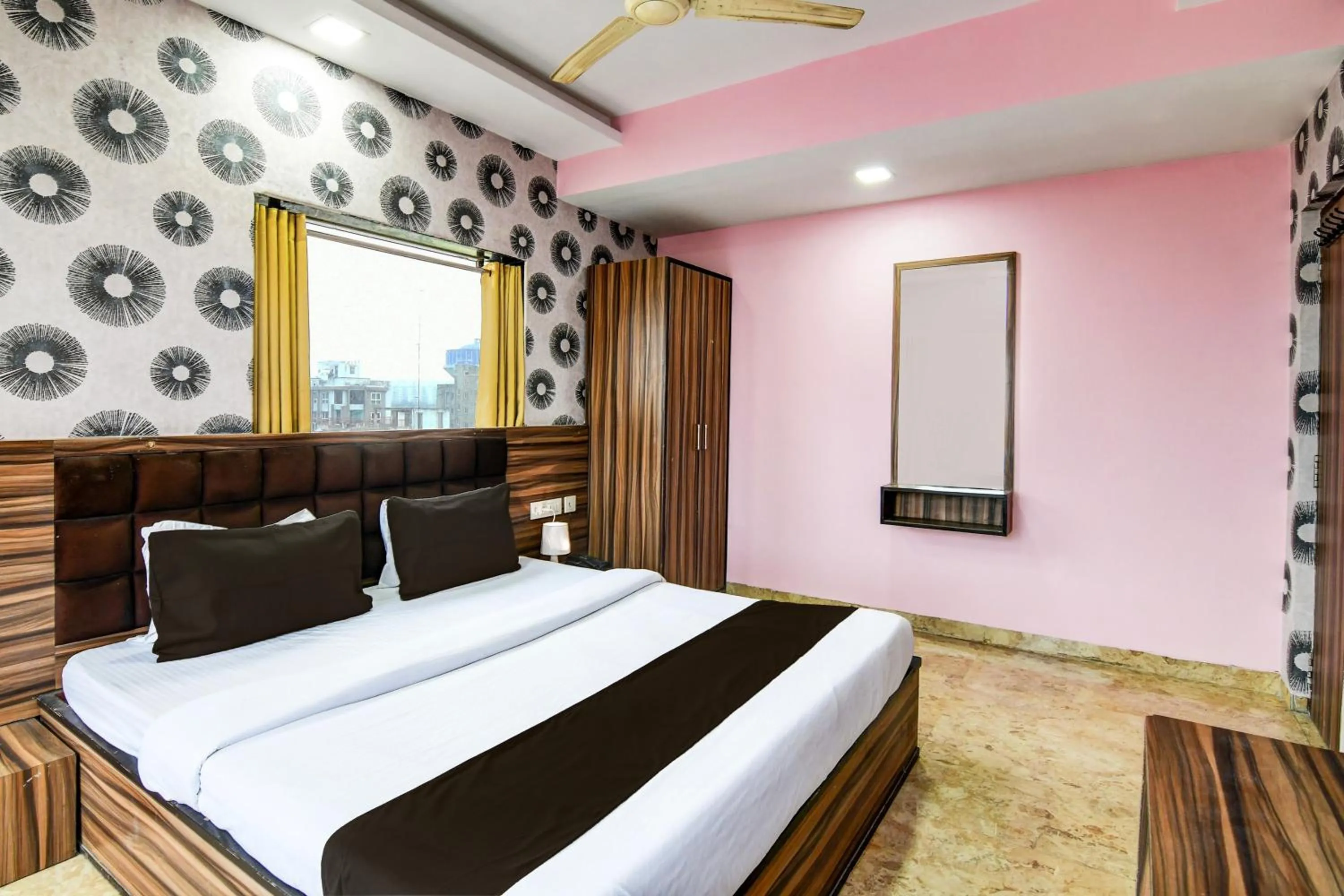 Bedroom, Bed in Hotel O Sunshine Near Netaji Subhash Chandra Bose International Airport