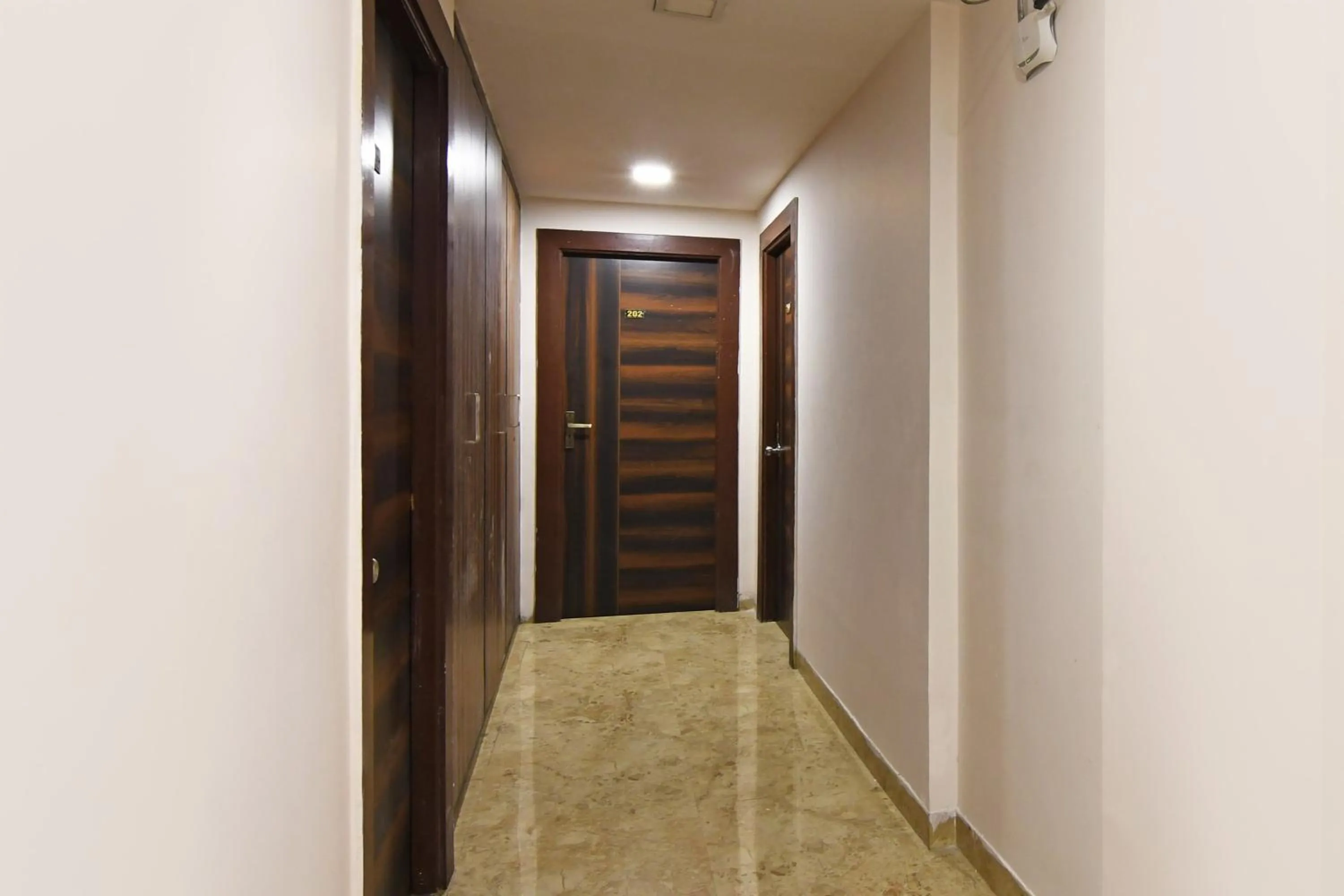 Lobby or reception in Hotel O Sunshine Near Netaji Subhash Chandra Bose International Airport