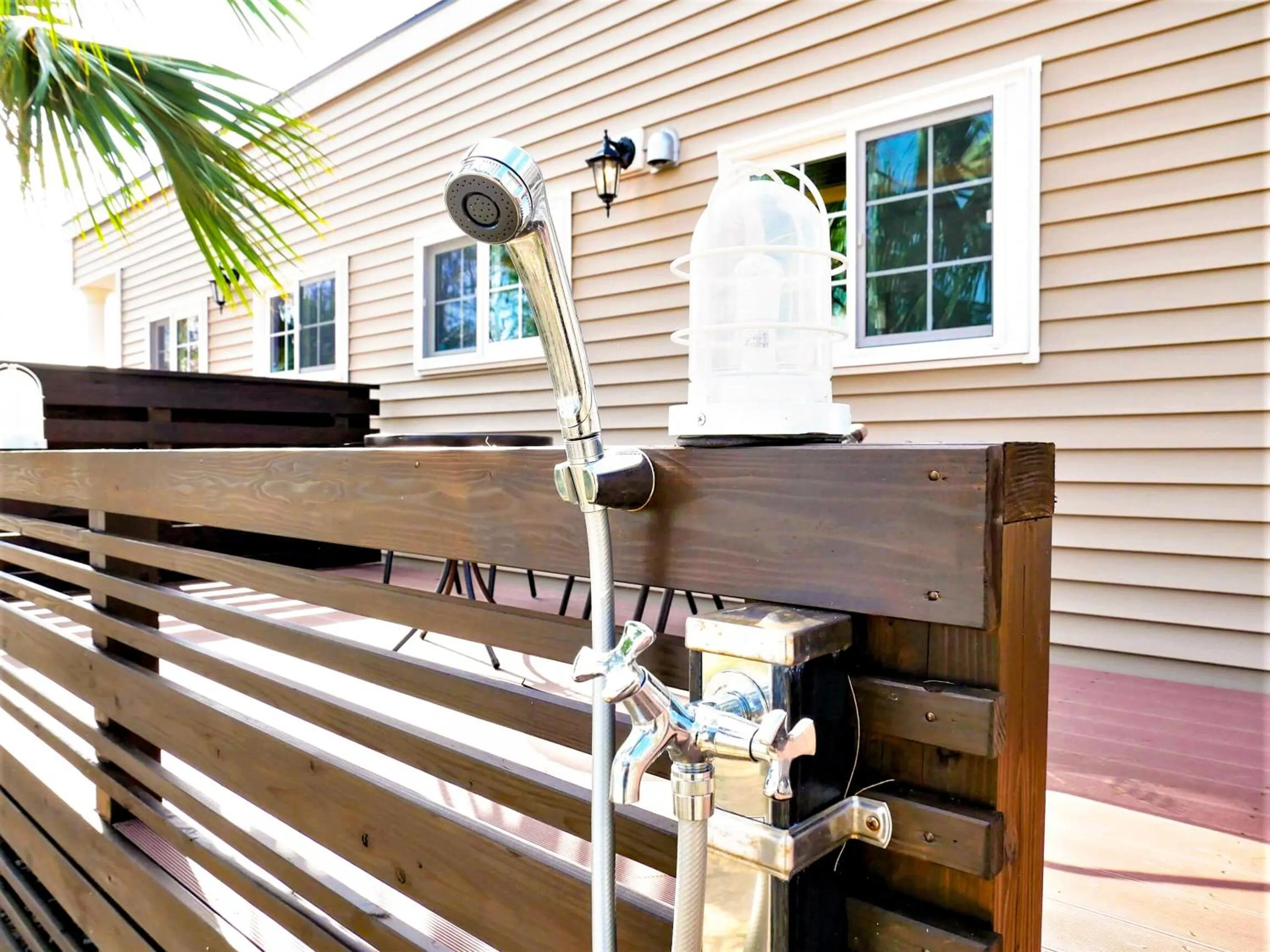 Shower in Le Grand Bleu