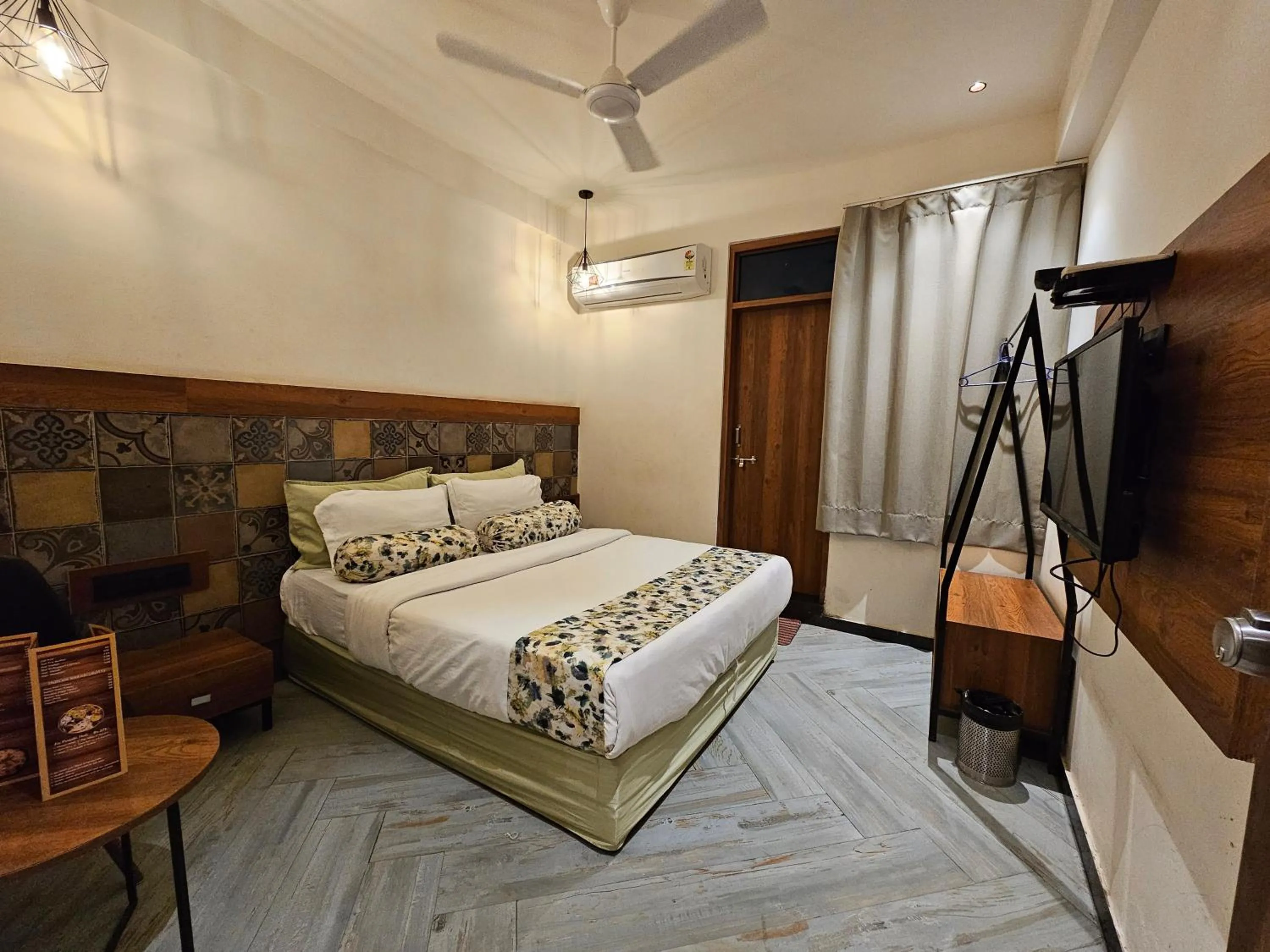 air conditioner, Bed in Nova Park