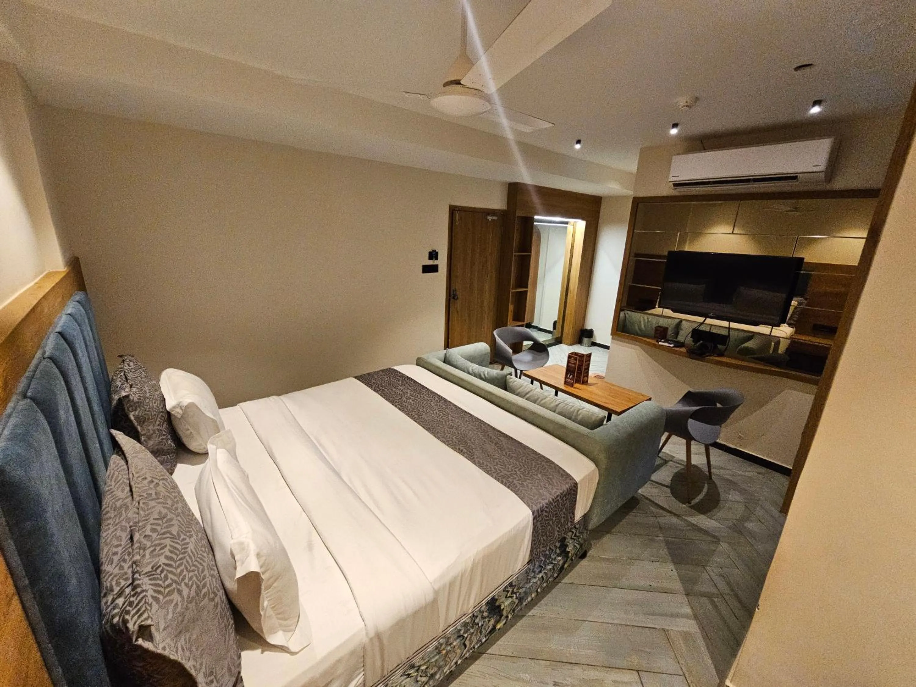 Photo of the whole room, Bed in Nova Park