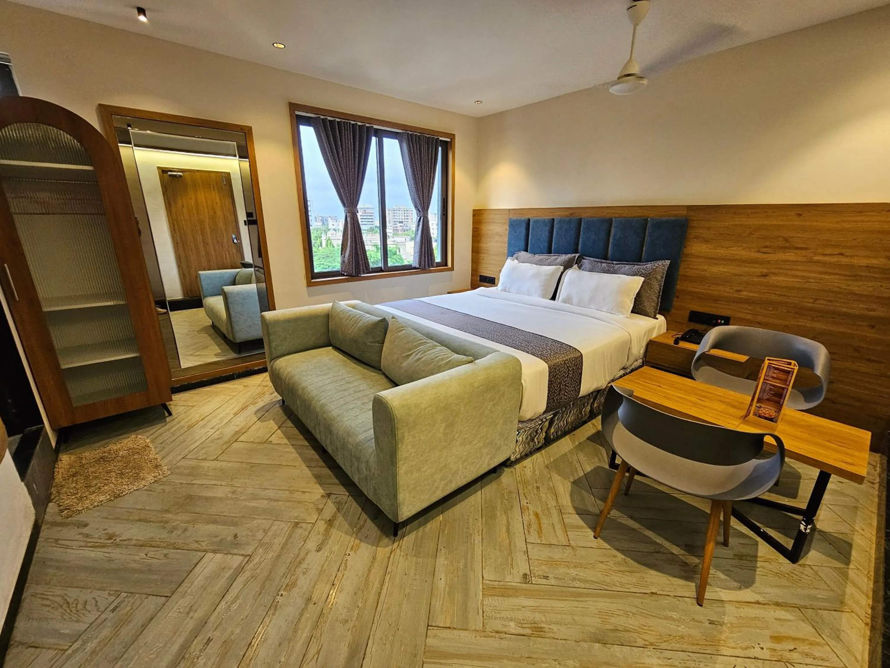 Seating area, Bed in Nova Park