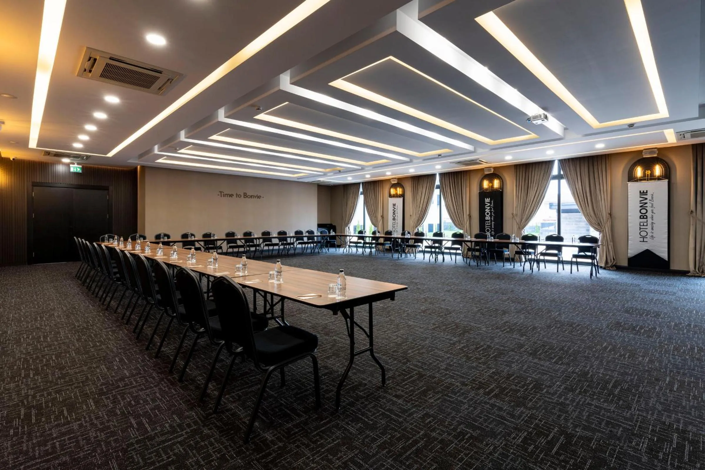Business facilities in Hotel Bonvie