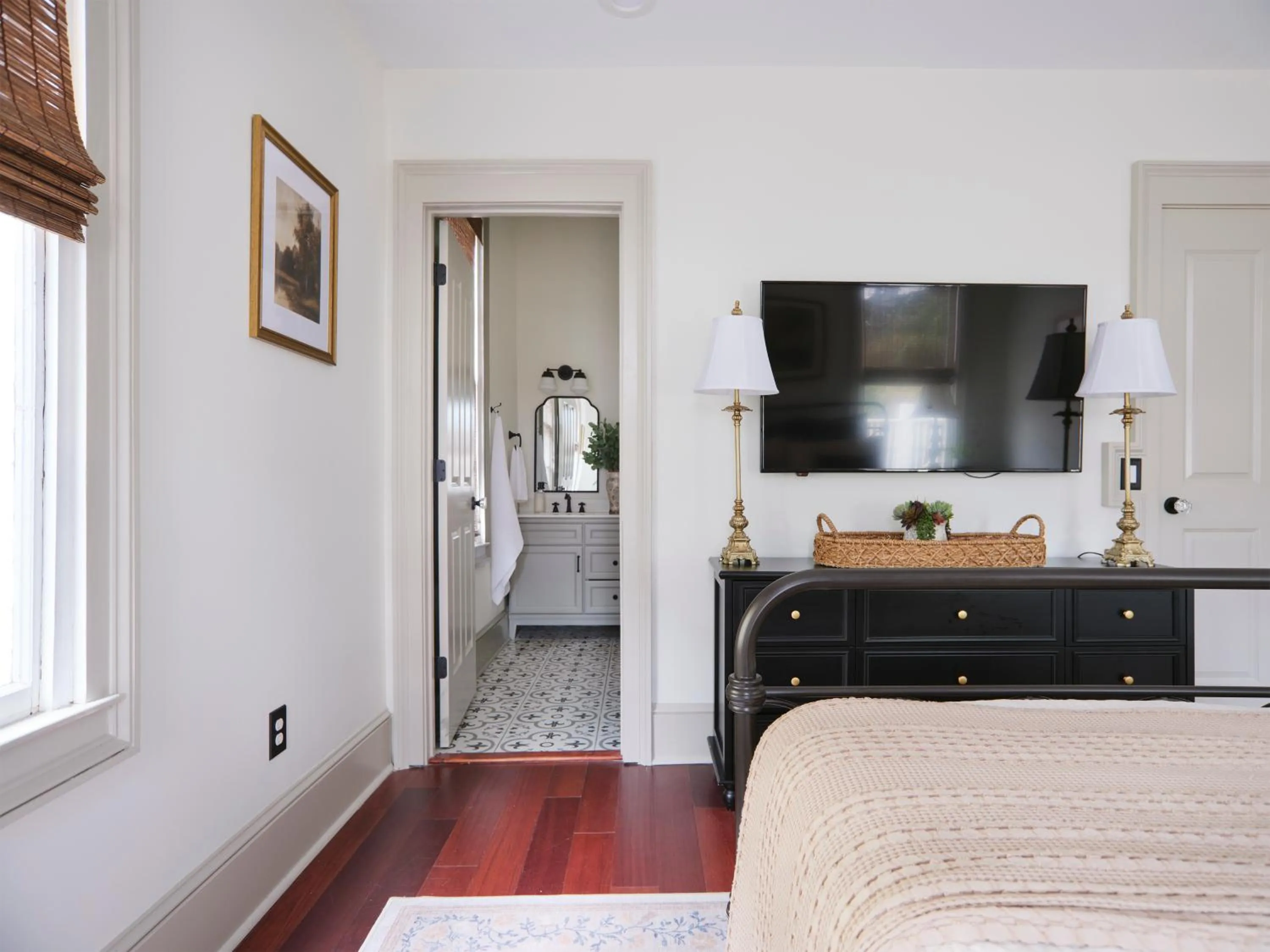 Bedroom, Bed in 111 Waldburg street Beautifully Renovated Historic 5 bedroom 5 bath