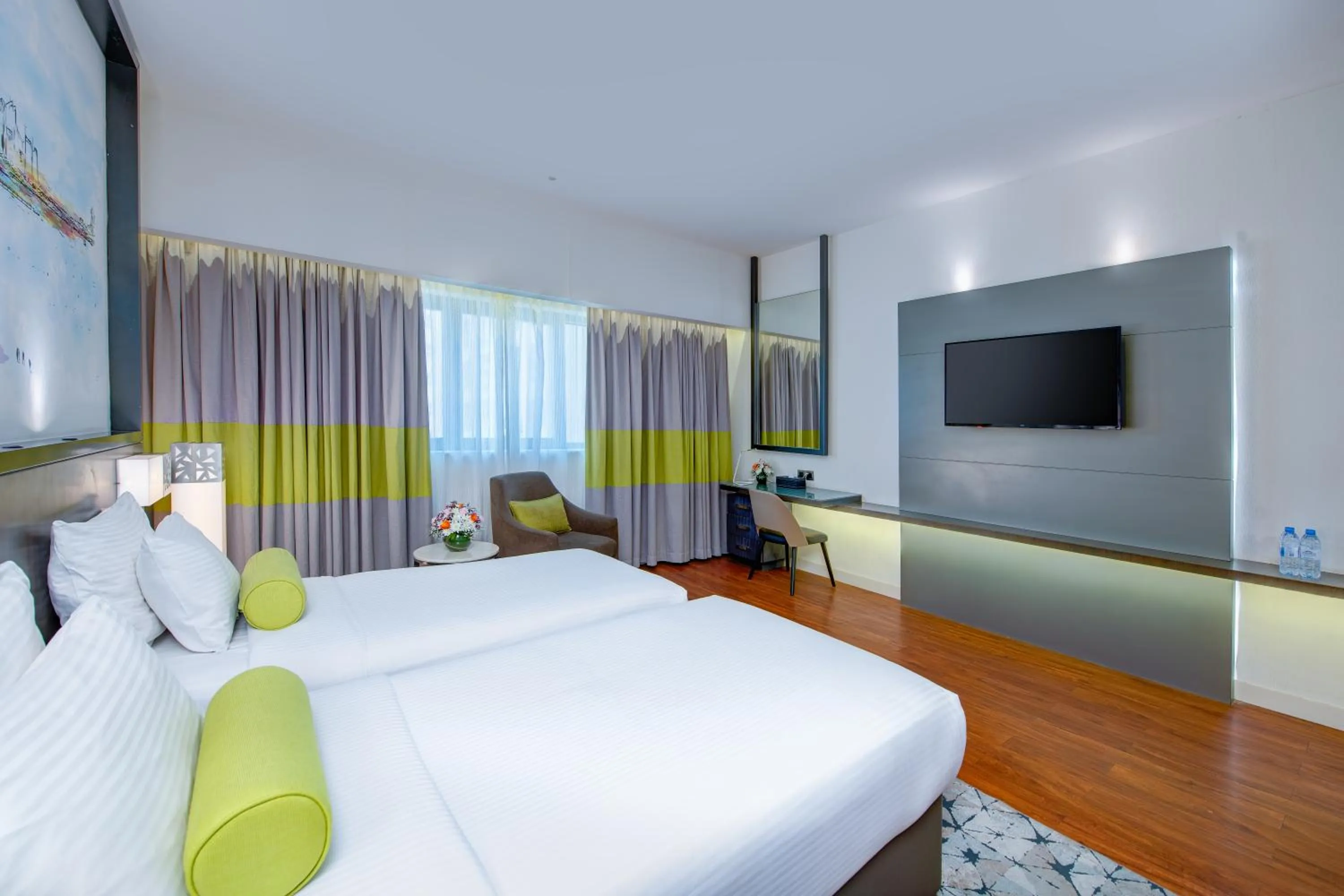 Bed in Howard Johnson Plaza by Wyndham Dubai Deira