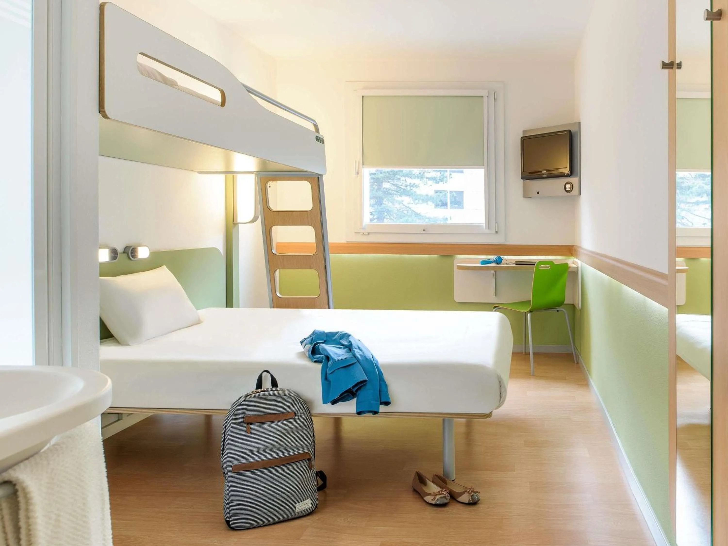 Bedroom, Bed in Ibis Budget Grenoble Sud Seyssins