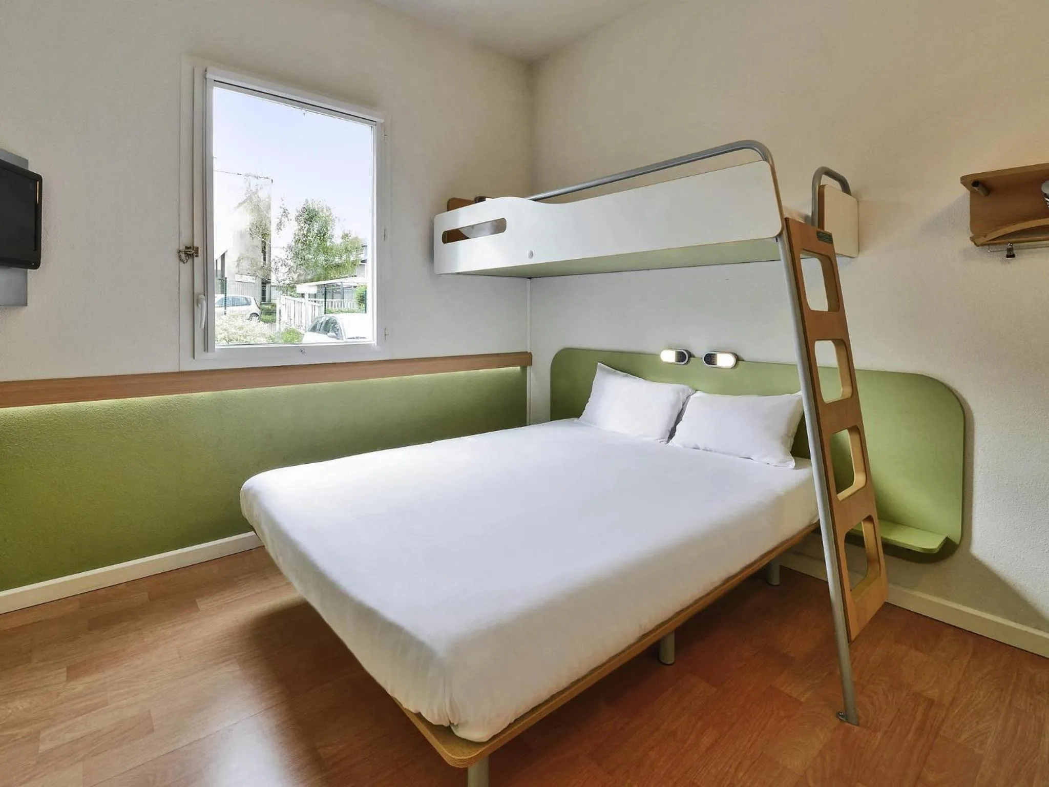 Bedroom, Bed in Ibis Budget Grenoble Sud Seyssins
