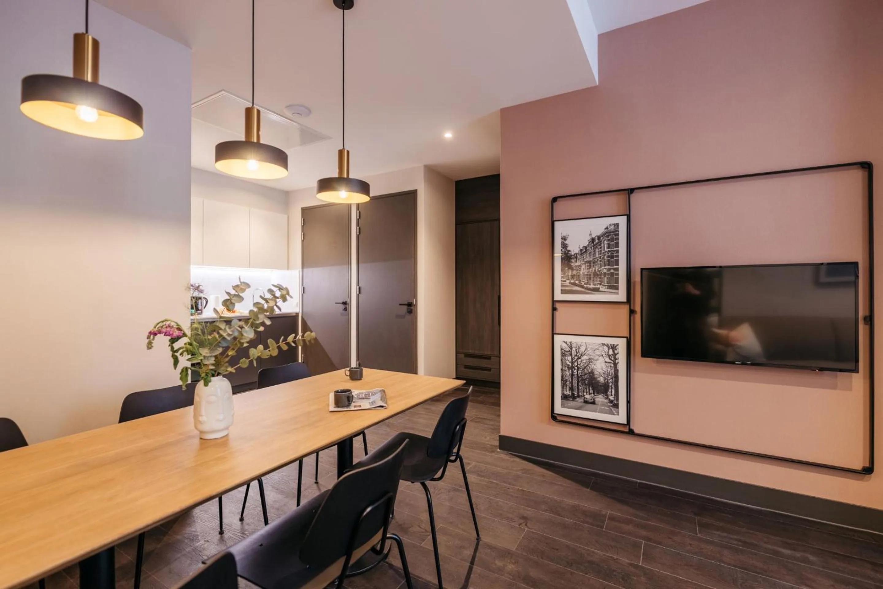 Dining area in YAYS The Hague Willemspark by Numa