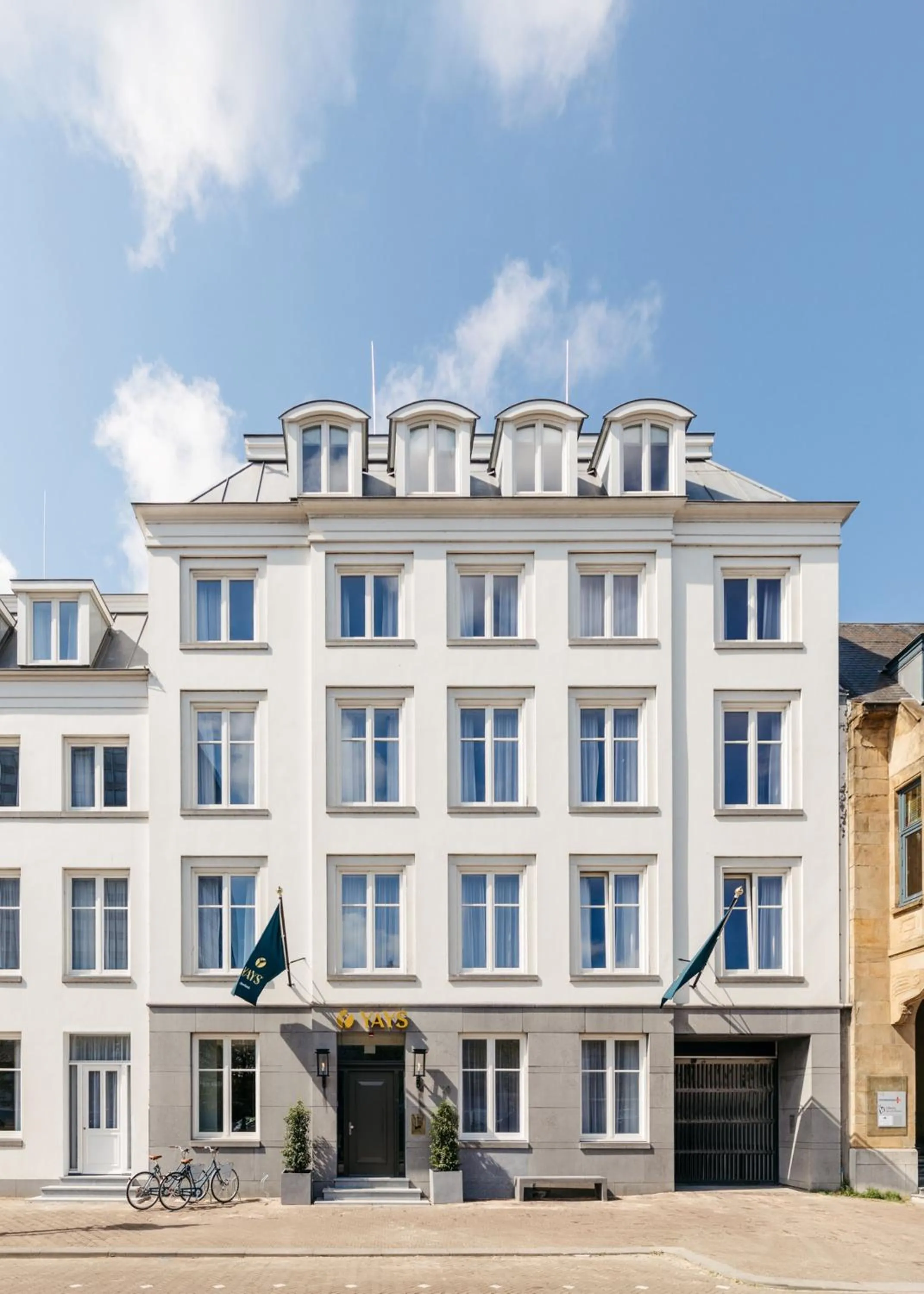 Property building in YAYS The Hague Willemspark by Numa