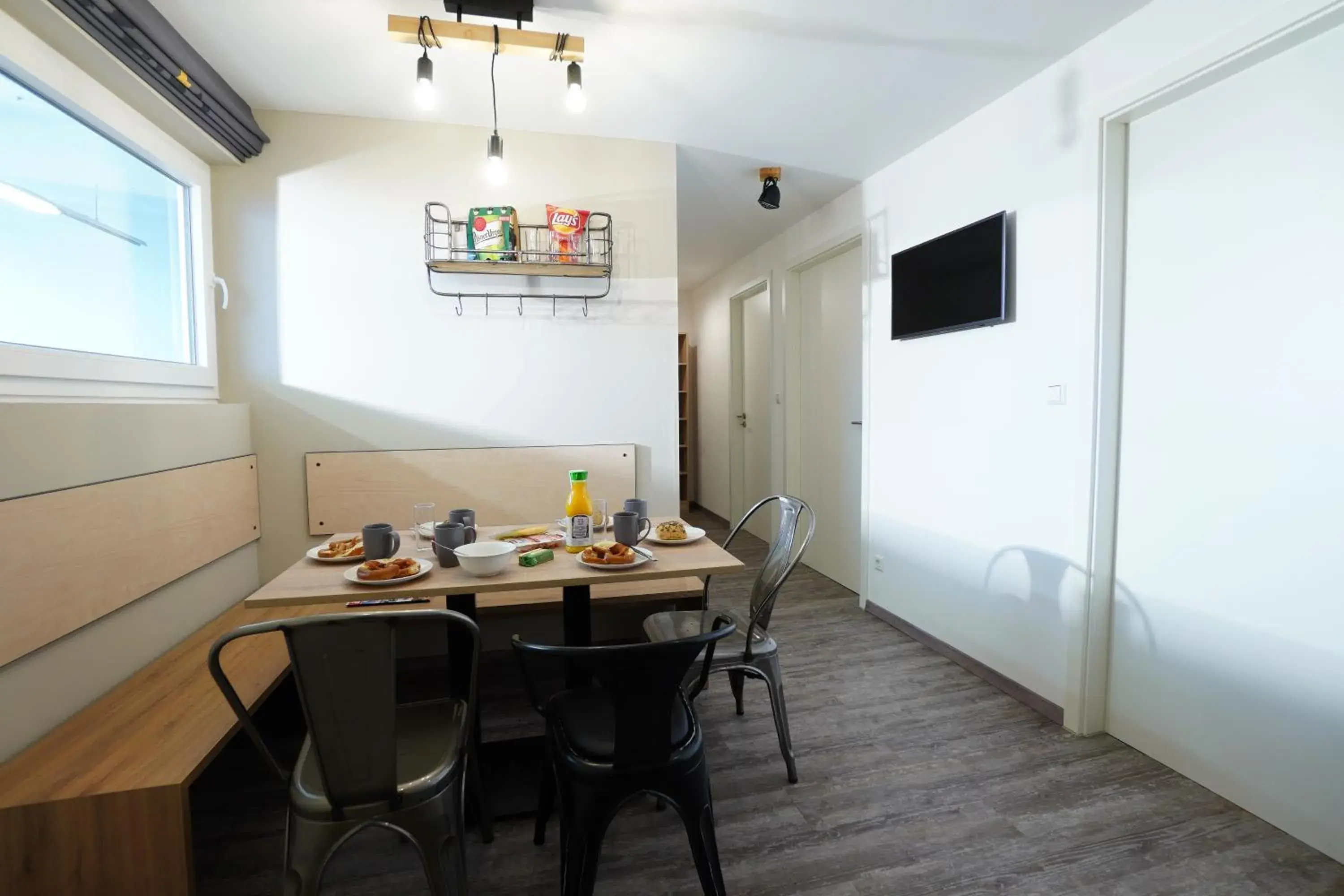 Three-Bedroom Apartment in Das Schlafwerk Stuttgart-Nord VOLLDIGITALES HOTEL-SELF-CHECK IN - keine Rezeption-LowBudget-cashless Three-Bedroom Apartment in Das Schlafwerk Stuttgart-Nord VOLLDIGITALES HOTEL-SELF-CHECK IN - keine Rezeption-LowBudget-cashless