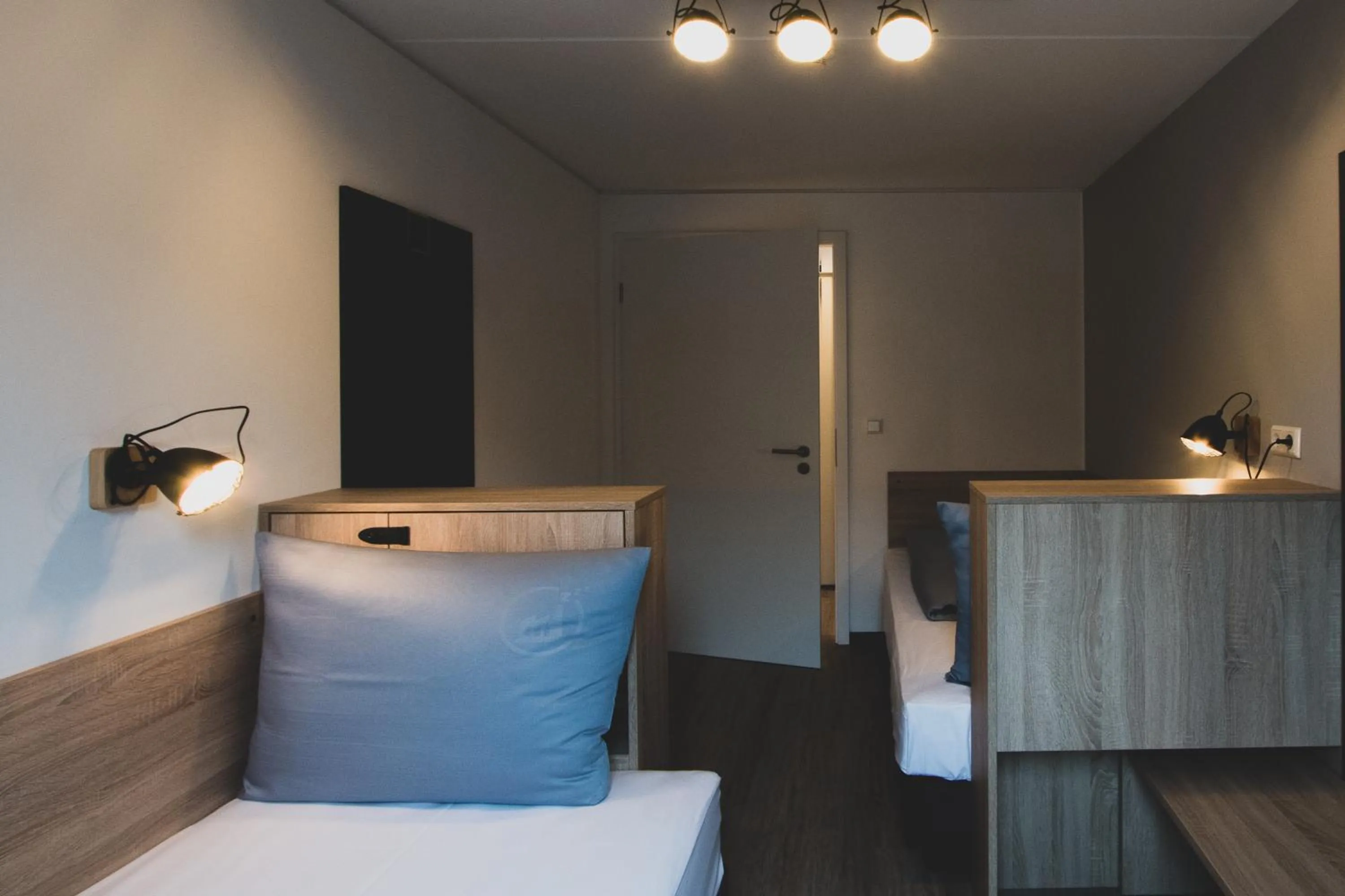 Photo of the whole room, Bed in Das Schlafwerk Stuttgart-Nord -SELF-CHECK IN - keine Rezeption-LowBudget-cashless