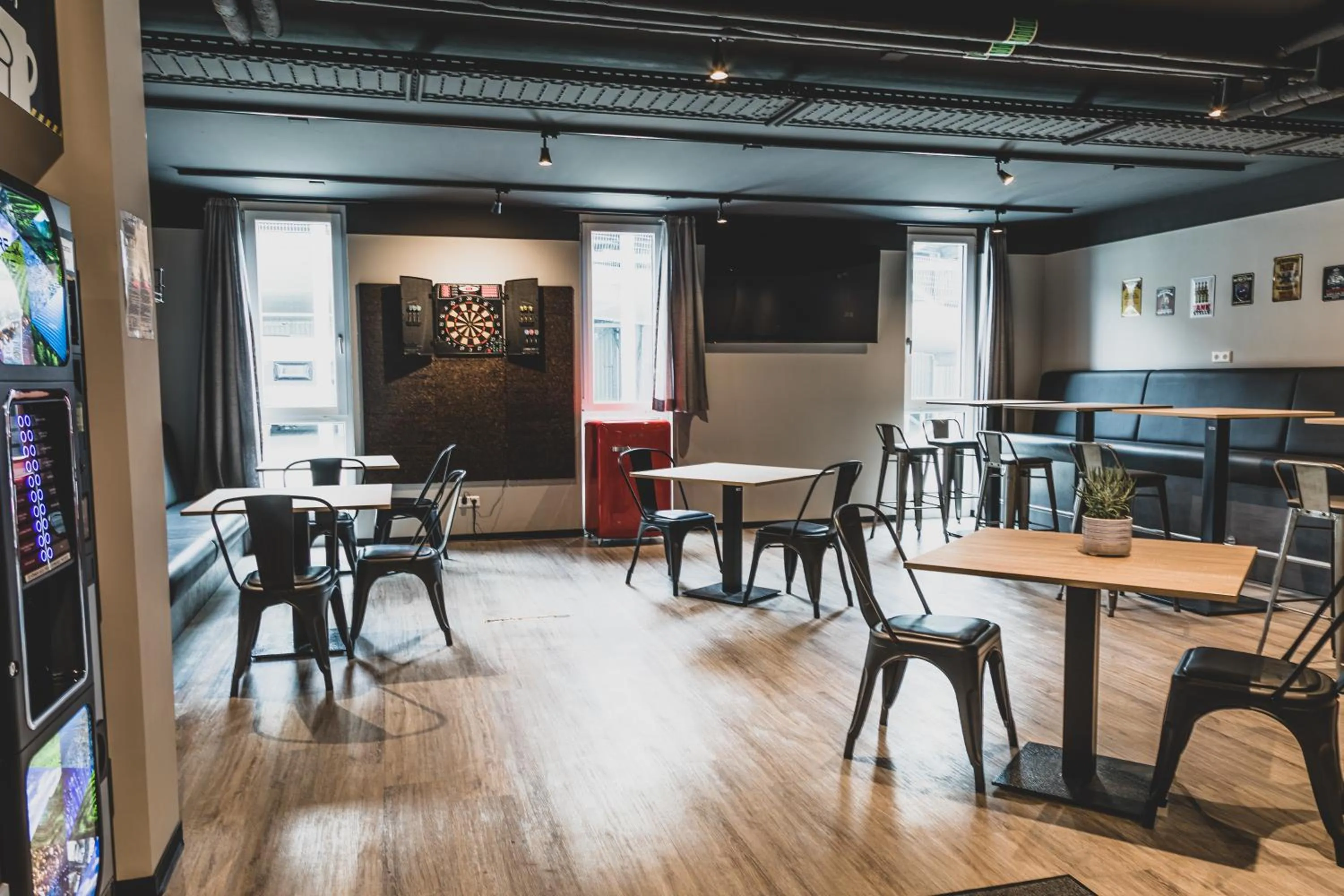 Communal lounge/ TV room in Das Schlafwerk Stuttgart-Nord -SELF-CHECK IN - keine Rezeption-LowBudget-cashless