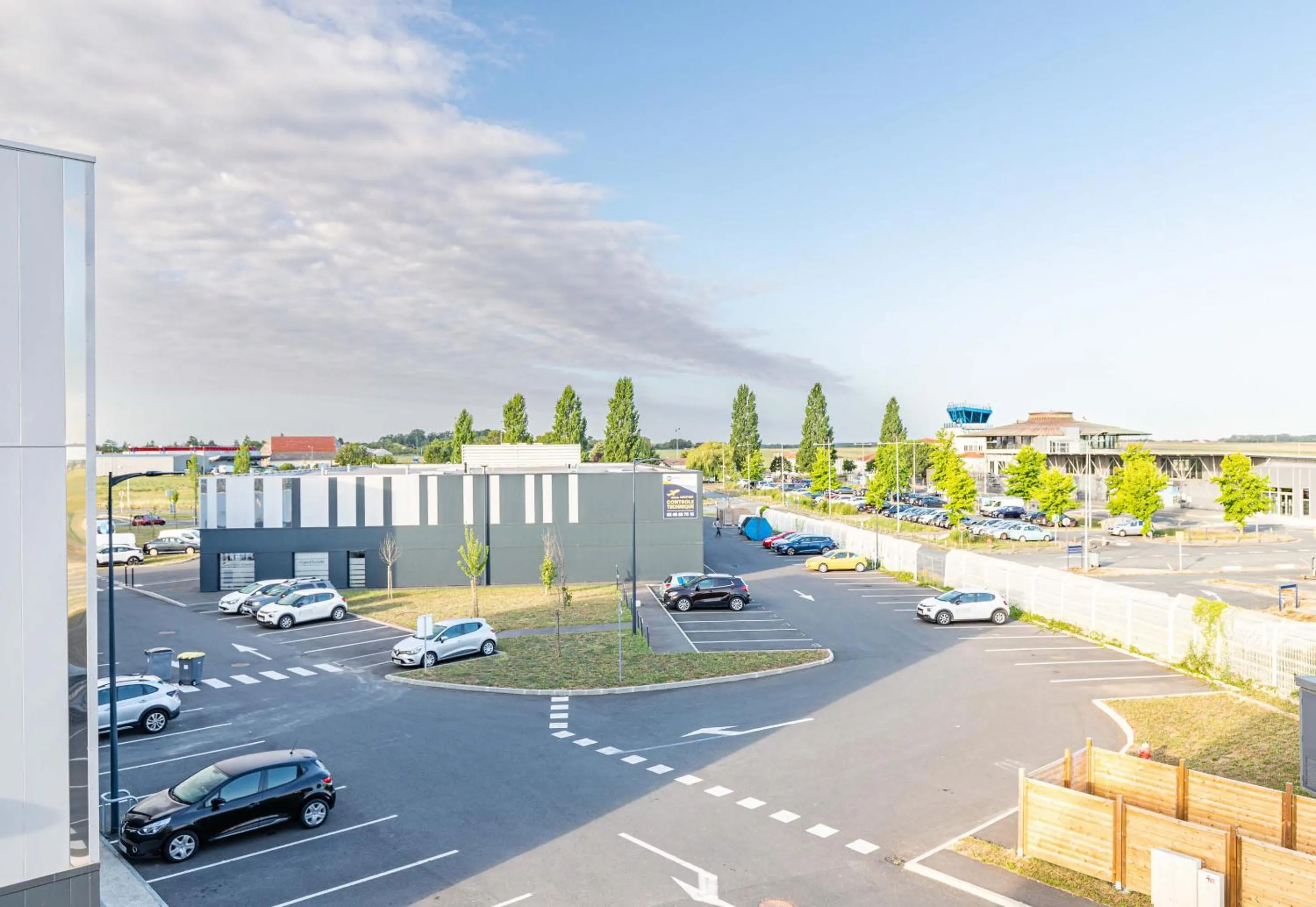 Parking in B&B HOTEL Poitiers Aéroport