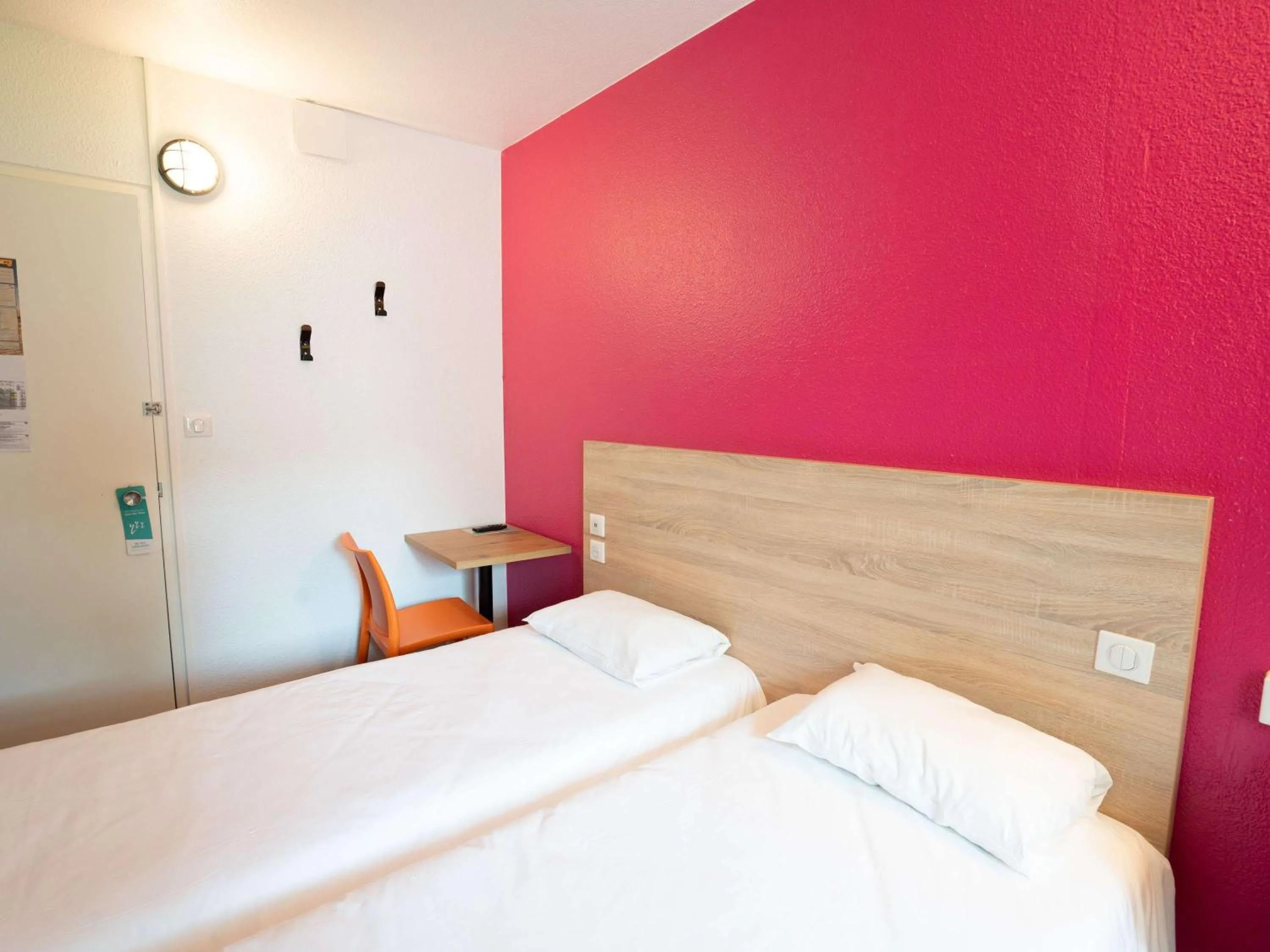 Cabrio Side Car Room in hotelF1 Brive Ussac