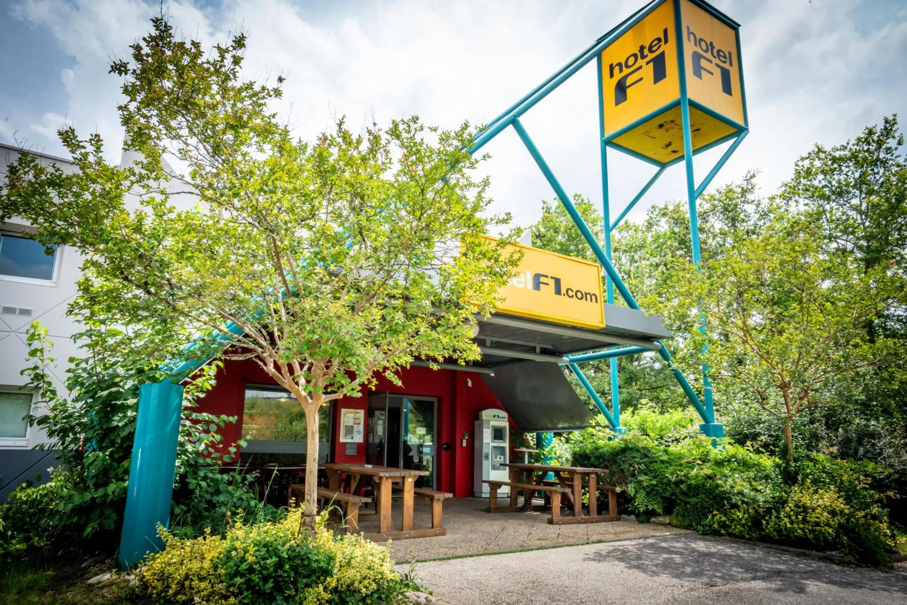 Property building in hotelF1 Brive Ussac