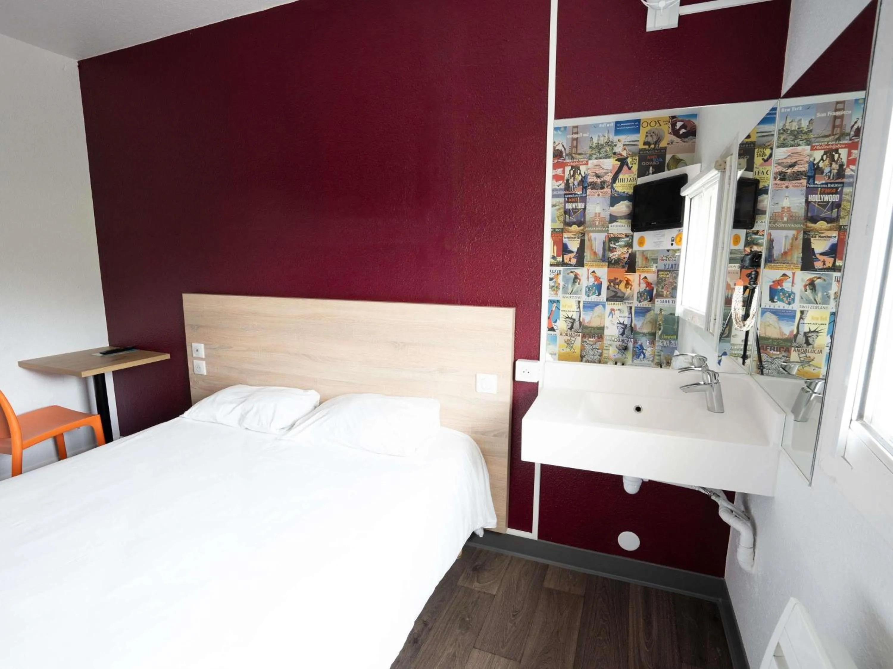 Bedroom, Bed in hotelF1 Brive Ussac