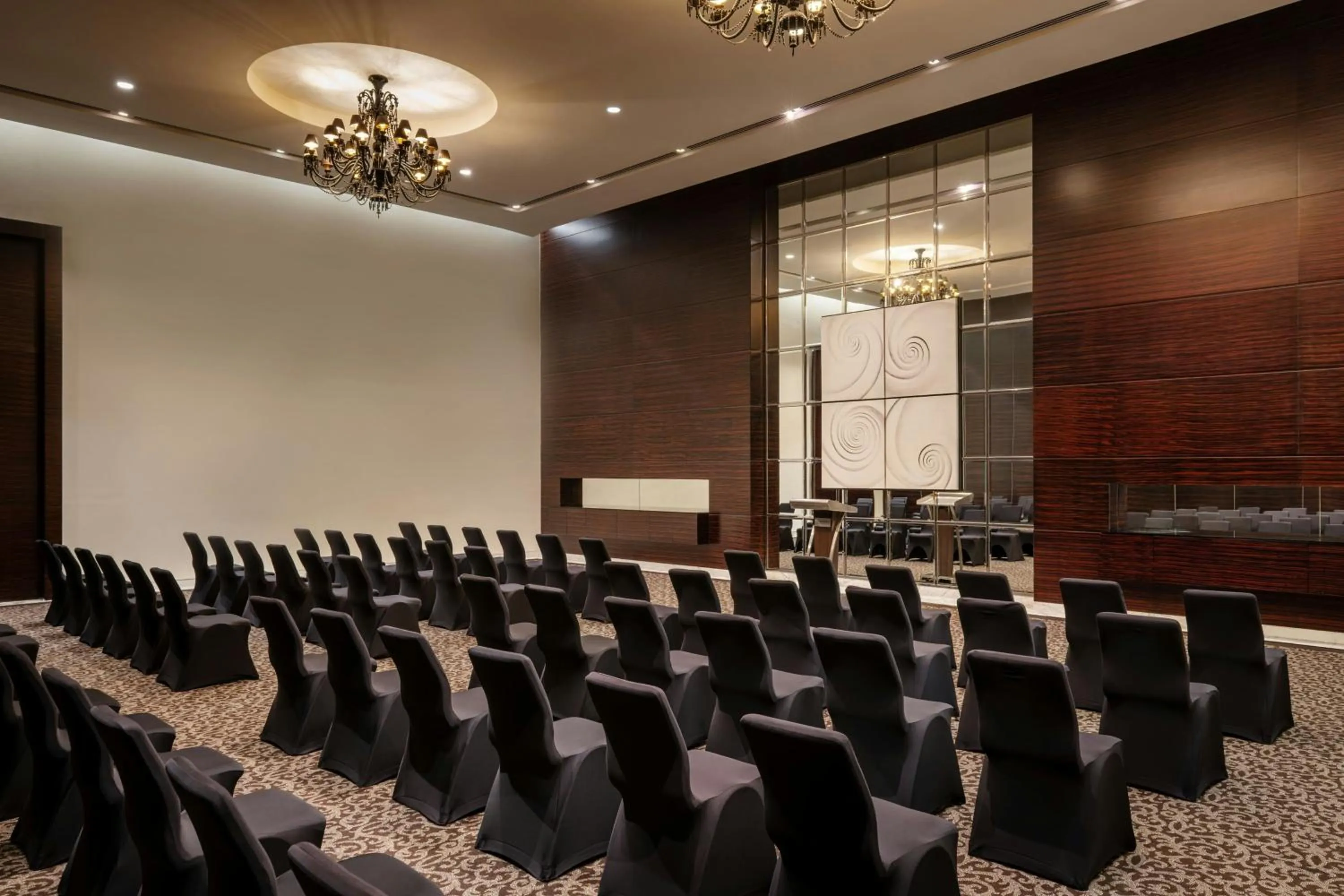 Entertainment in Le Méridien Dubai Hotel & Conference Centre