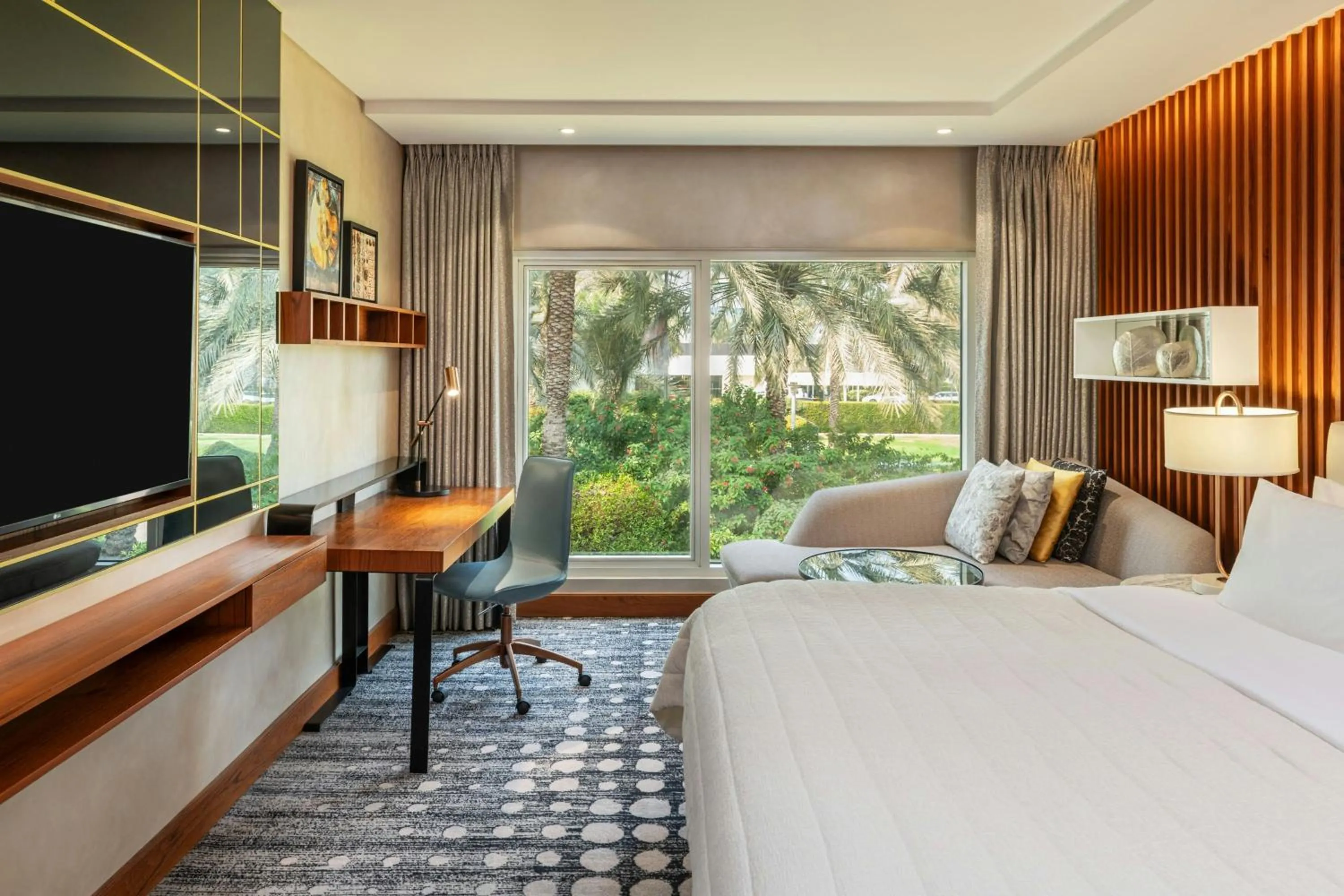 Photo of the whole room, Bed in Le Méridien Dubai Hotel & Conference Centre