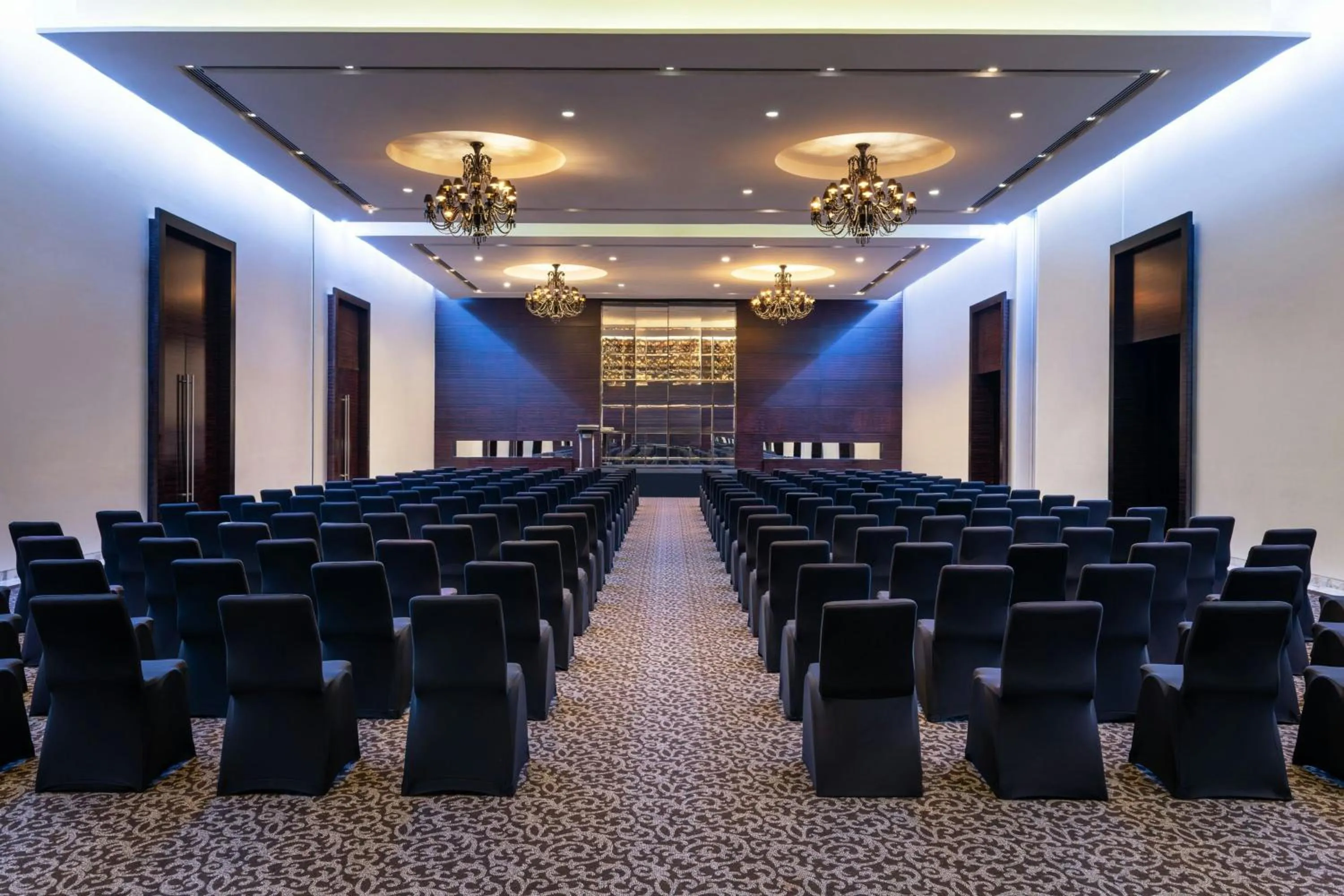 Entertainment in Le Méridien Dubai Hotel & Conference Centre