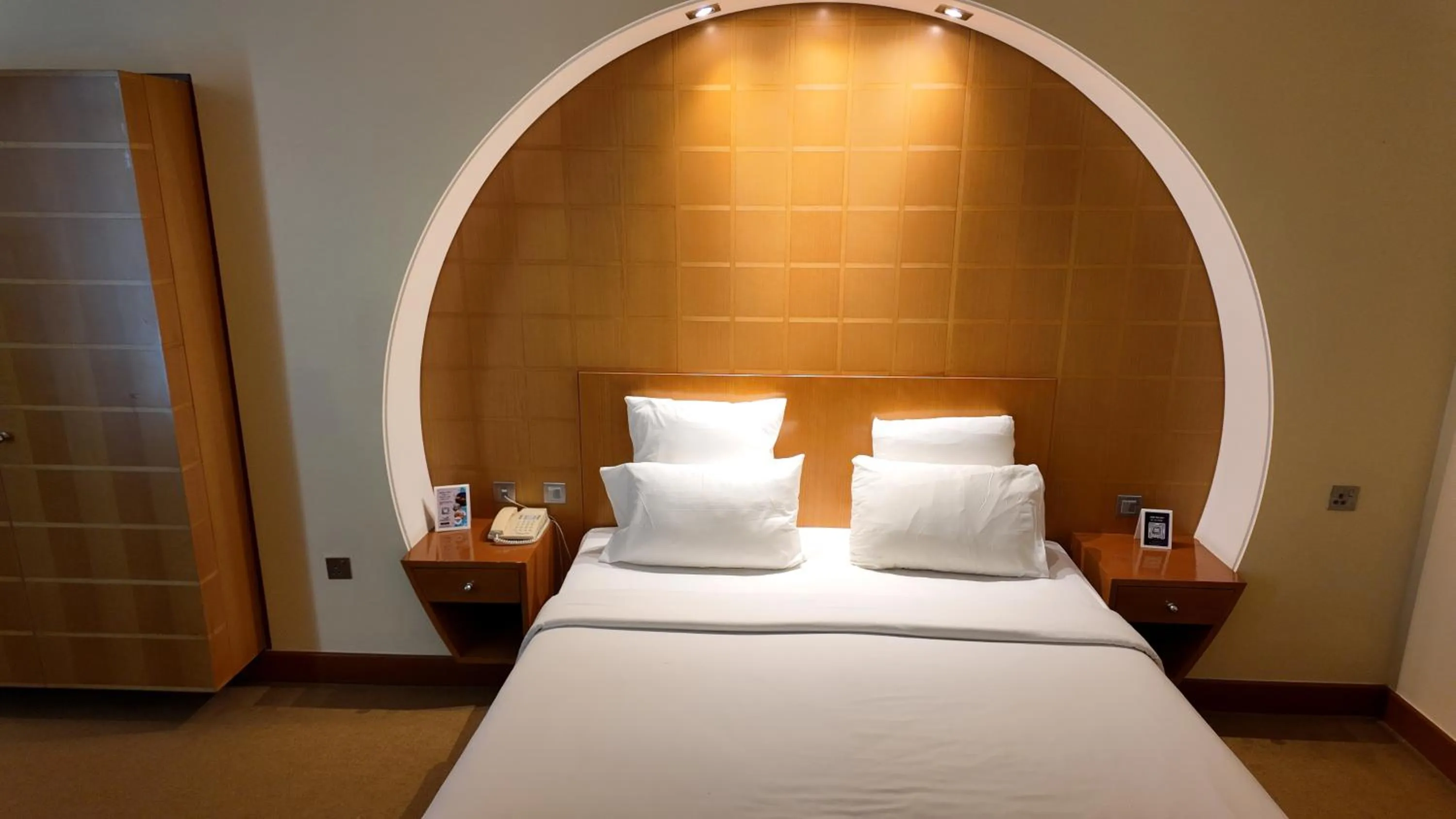 Bed in Oryx Grand Hotel Jebel Hafeet