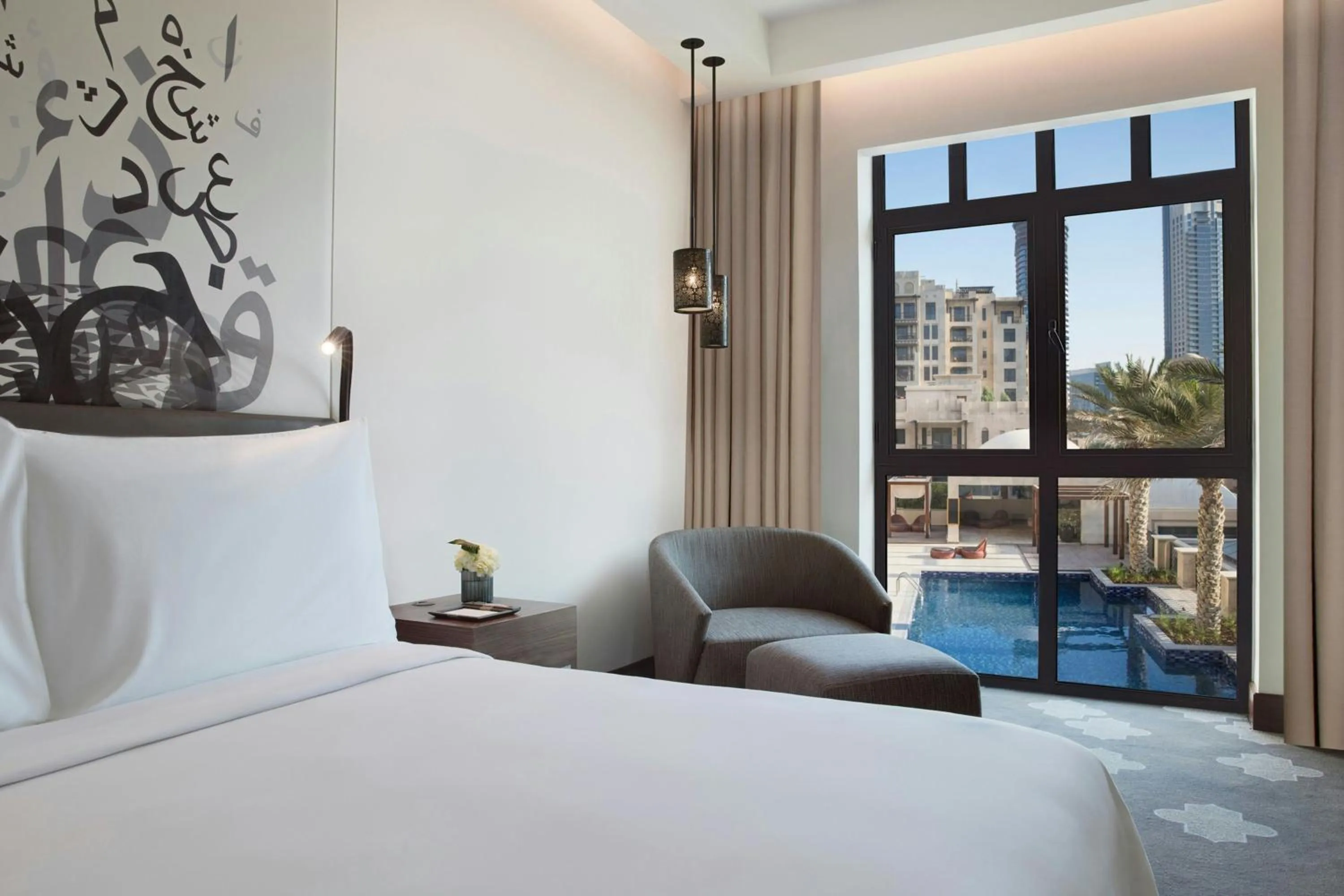 Swimming pool, Bed in The Heritage Hotel, Autograph Collection, Downtown Dubai