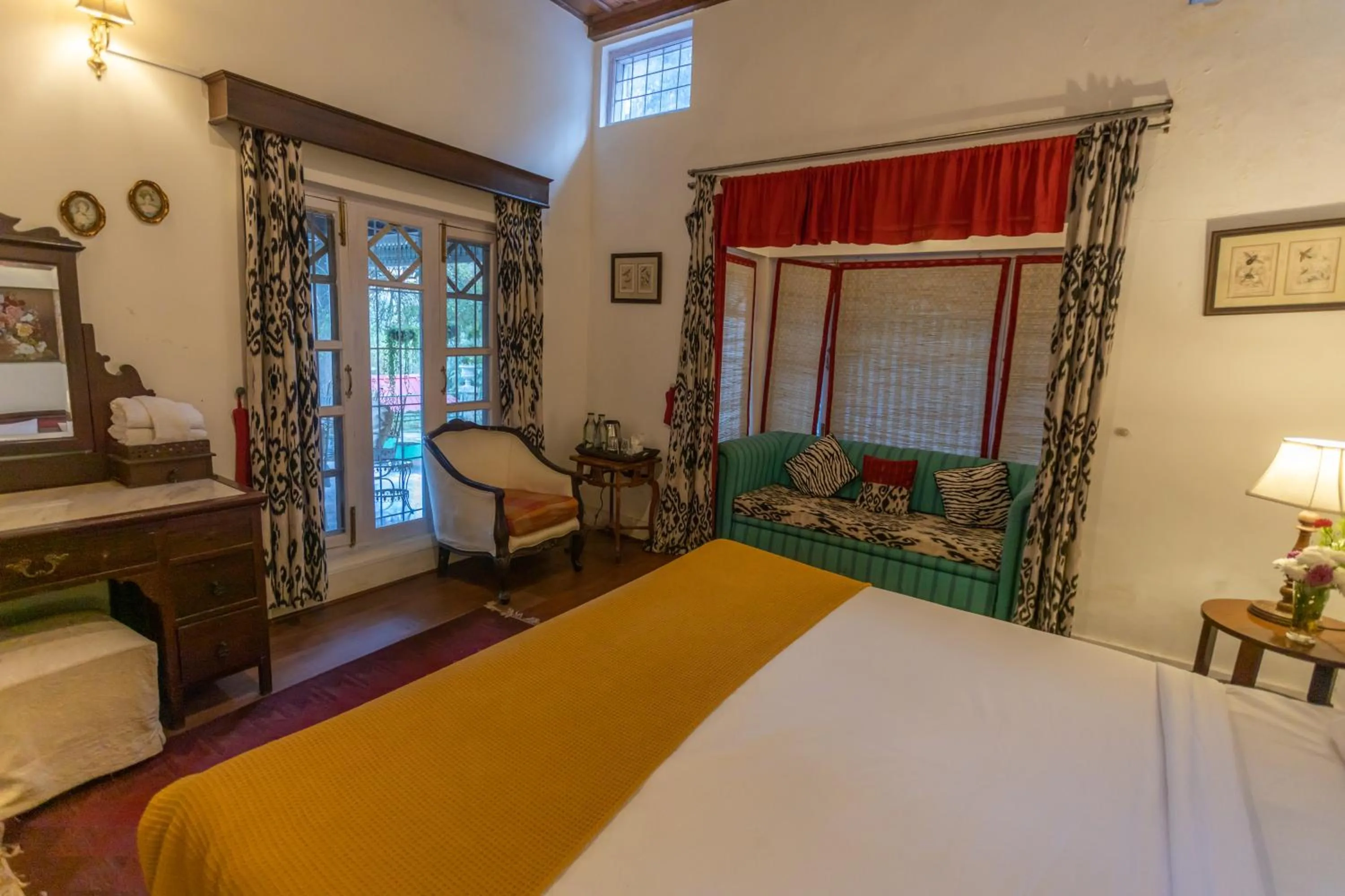 Bedroom, Bed in Seclude Ramgarh Taradale