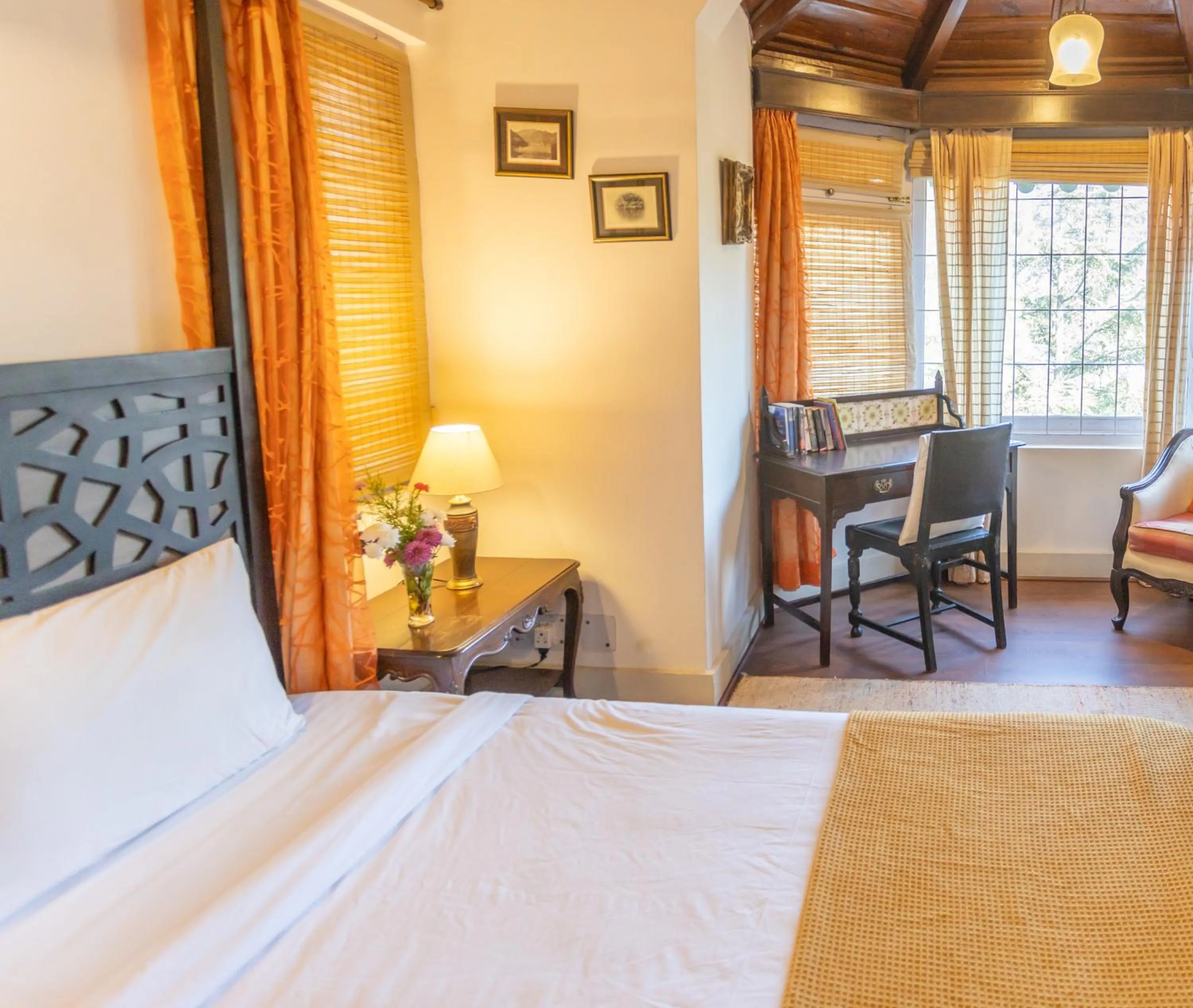 Bedroom, Bed in Seclude Ramgarh Taradale