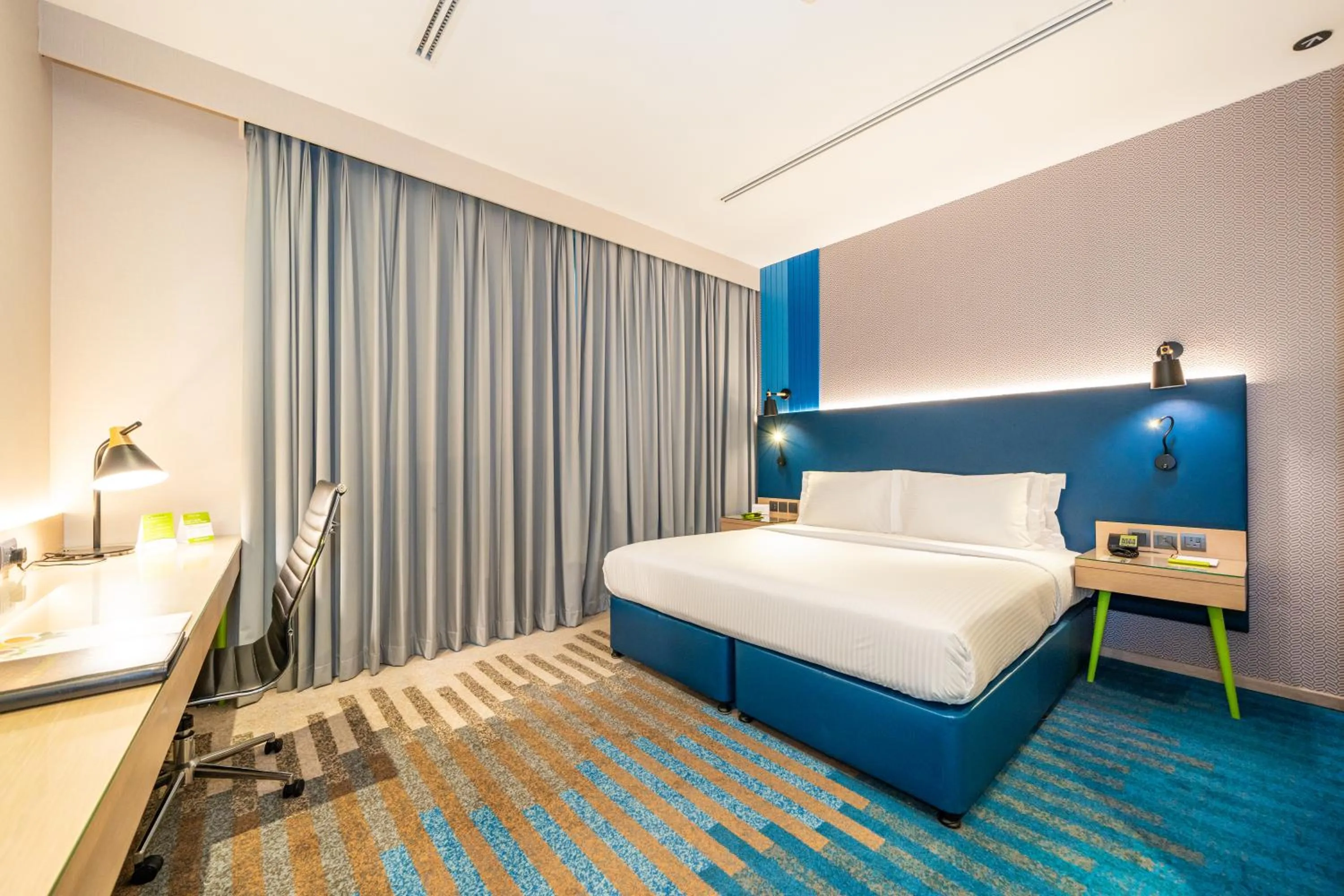 Photo of the whole room, Bed in La Quinta by Wyndham Dubai Jumeirah