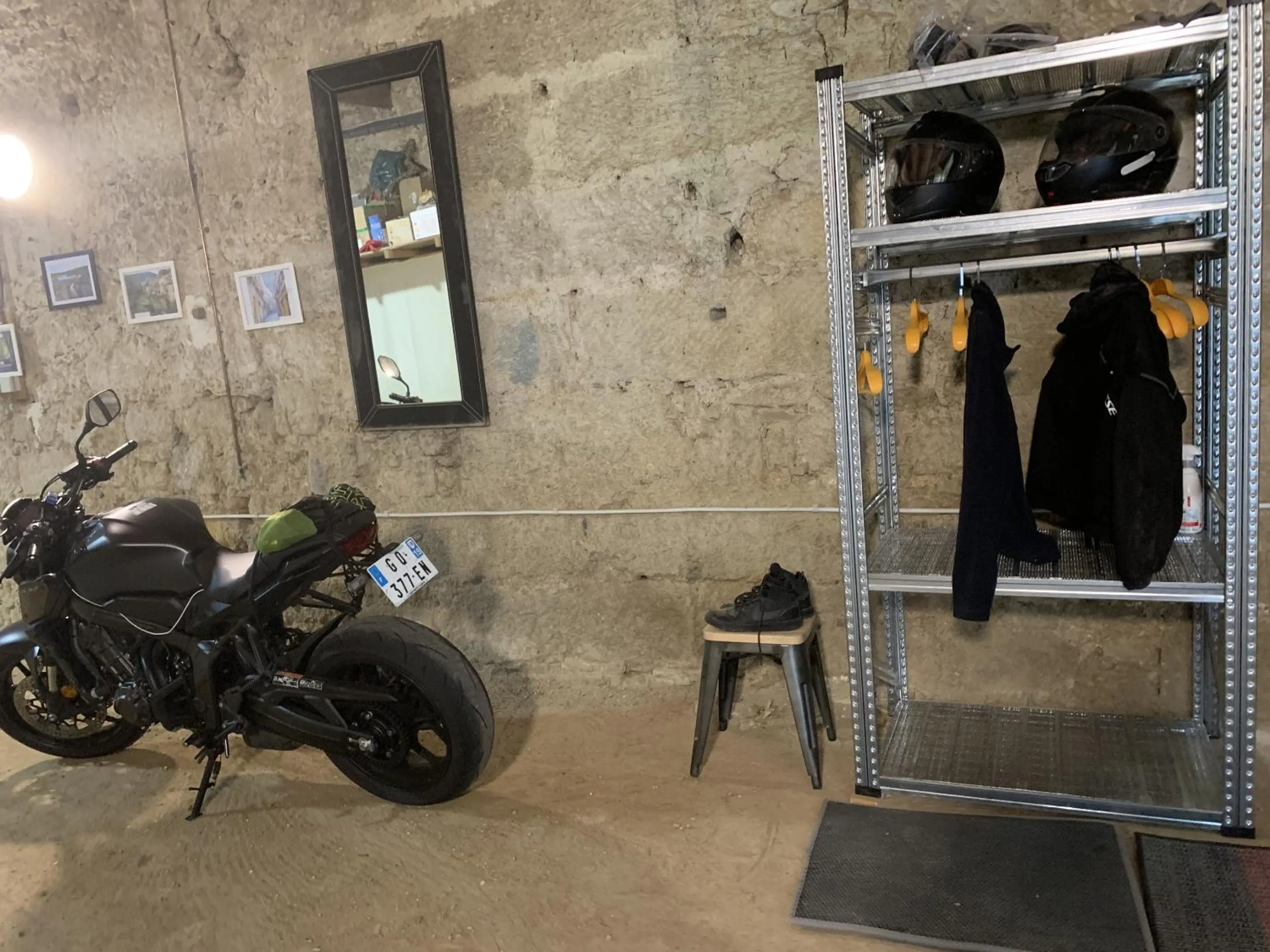 Parking in Chambre d'Hôtes Lo Componaïro