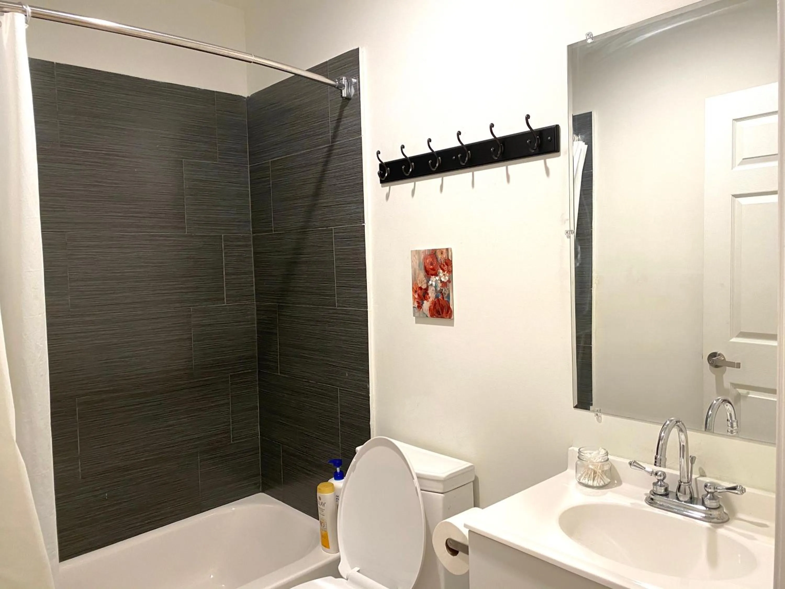 Bathroom in Alina & Fanny - Philadelphia Convention Center