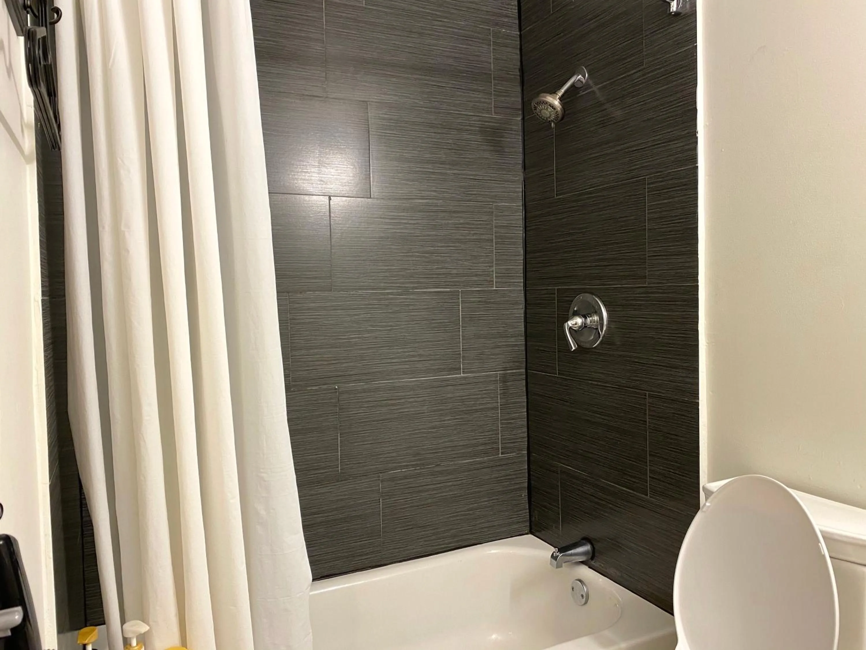 Bathroom in Alina & Fanny - Philadelphia Convention Center