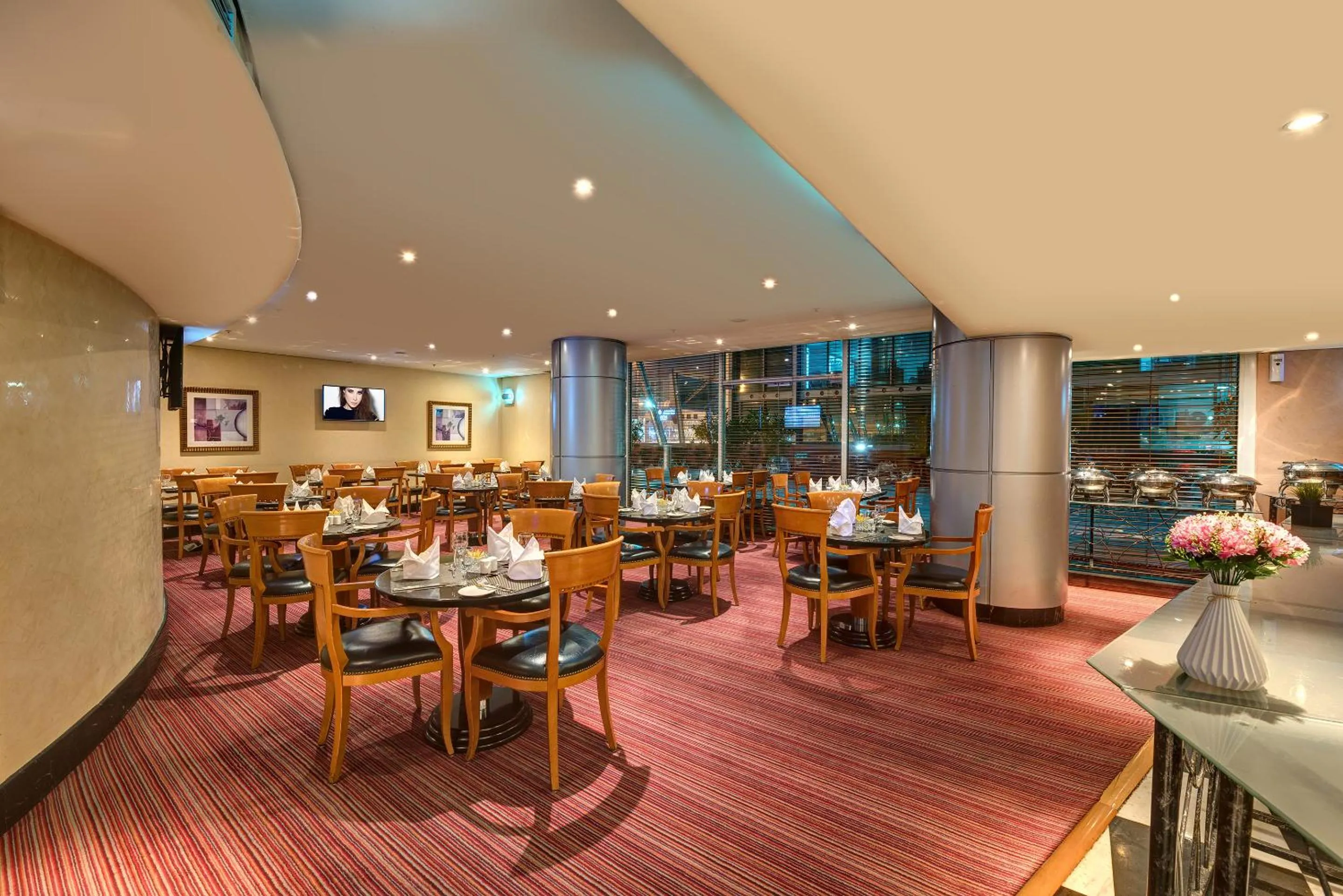 Restaurant/places to eat in J5 Hotels – Port Saeed