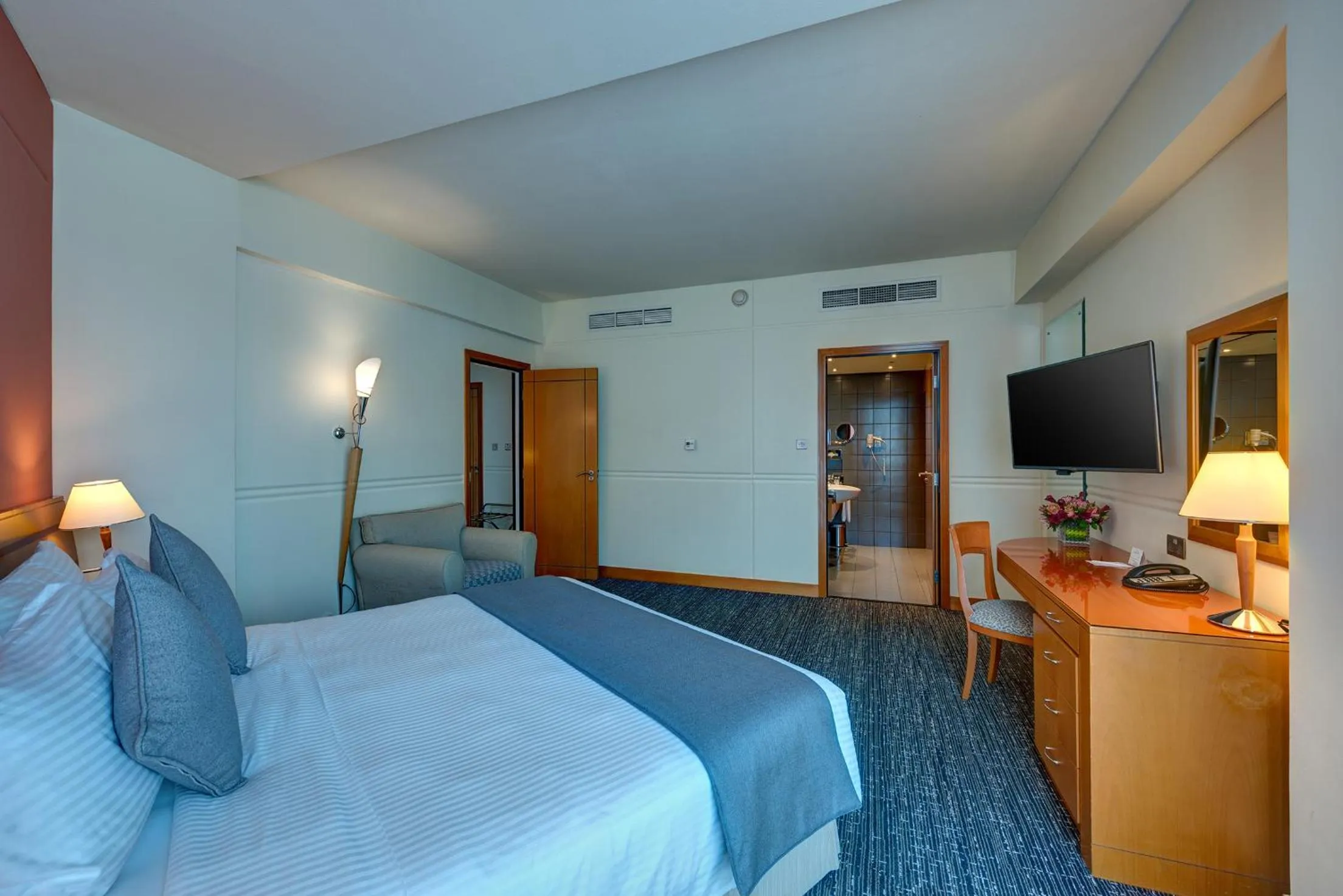 Toilet, Bed in J5 Hotels – Port Saeed