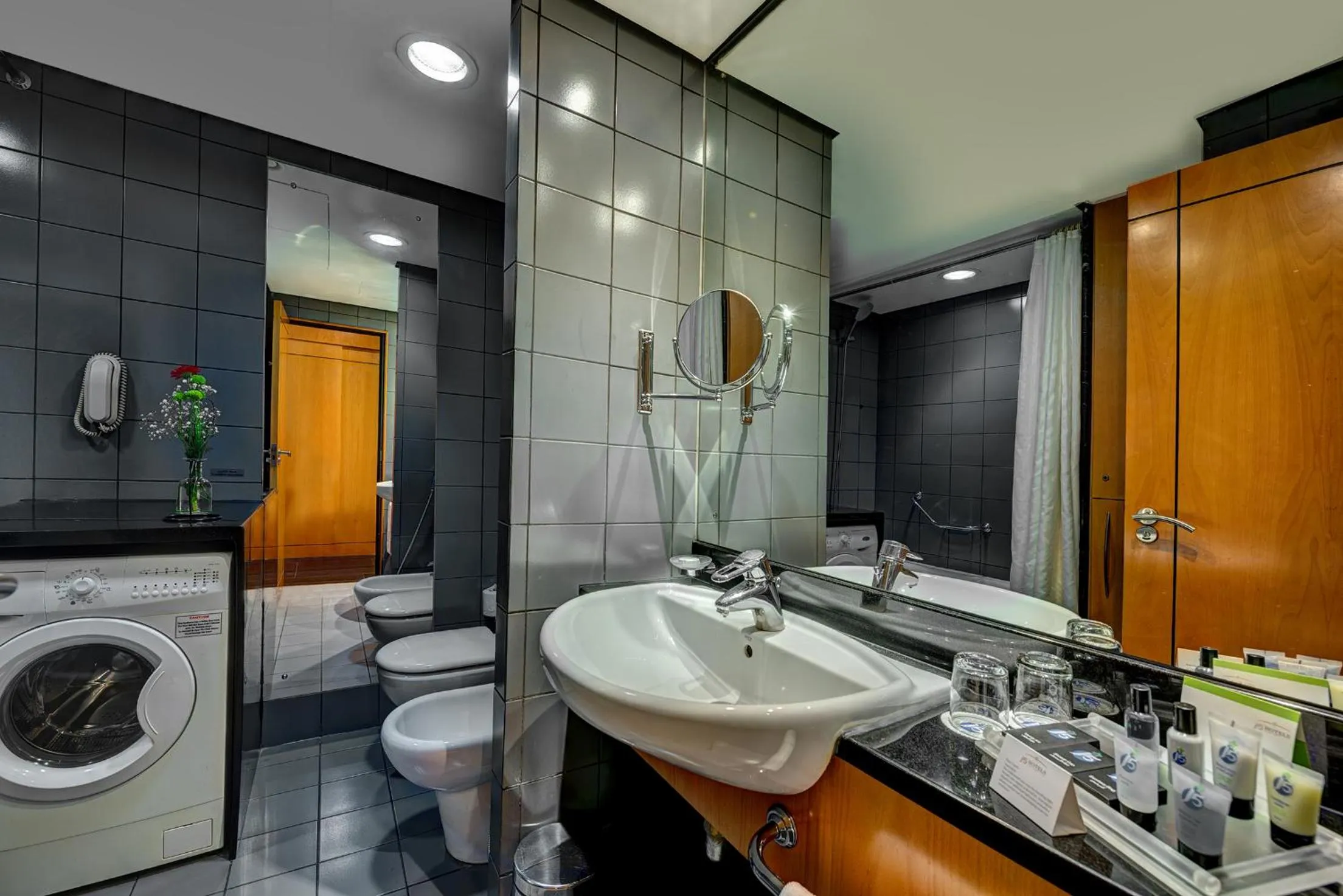Toilet in J5 Hotels – Port Saeed