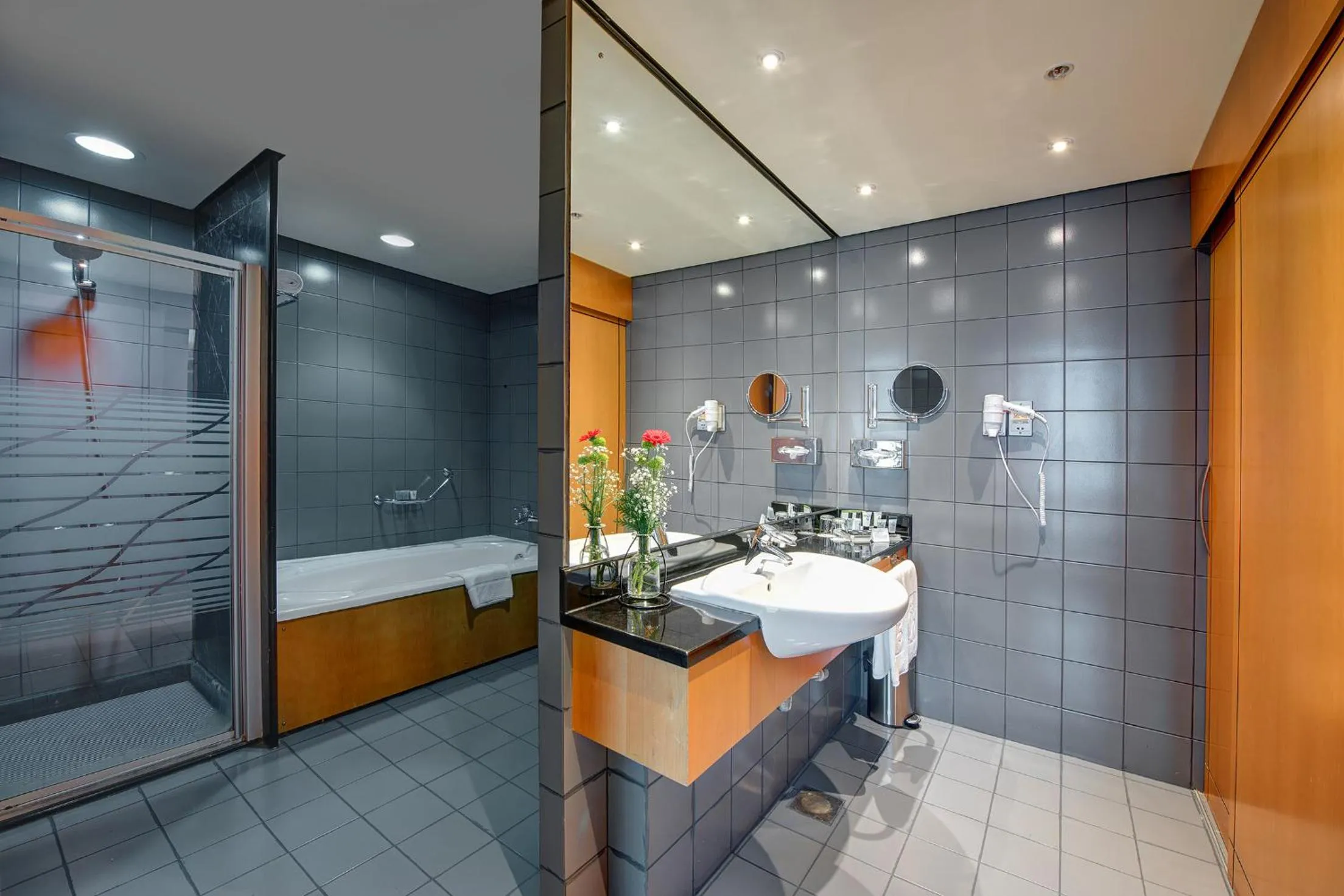 Bathroom in J5 Hotels – Port Saeed