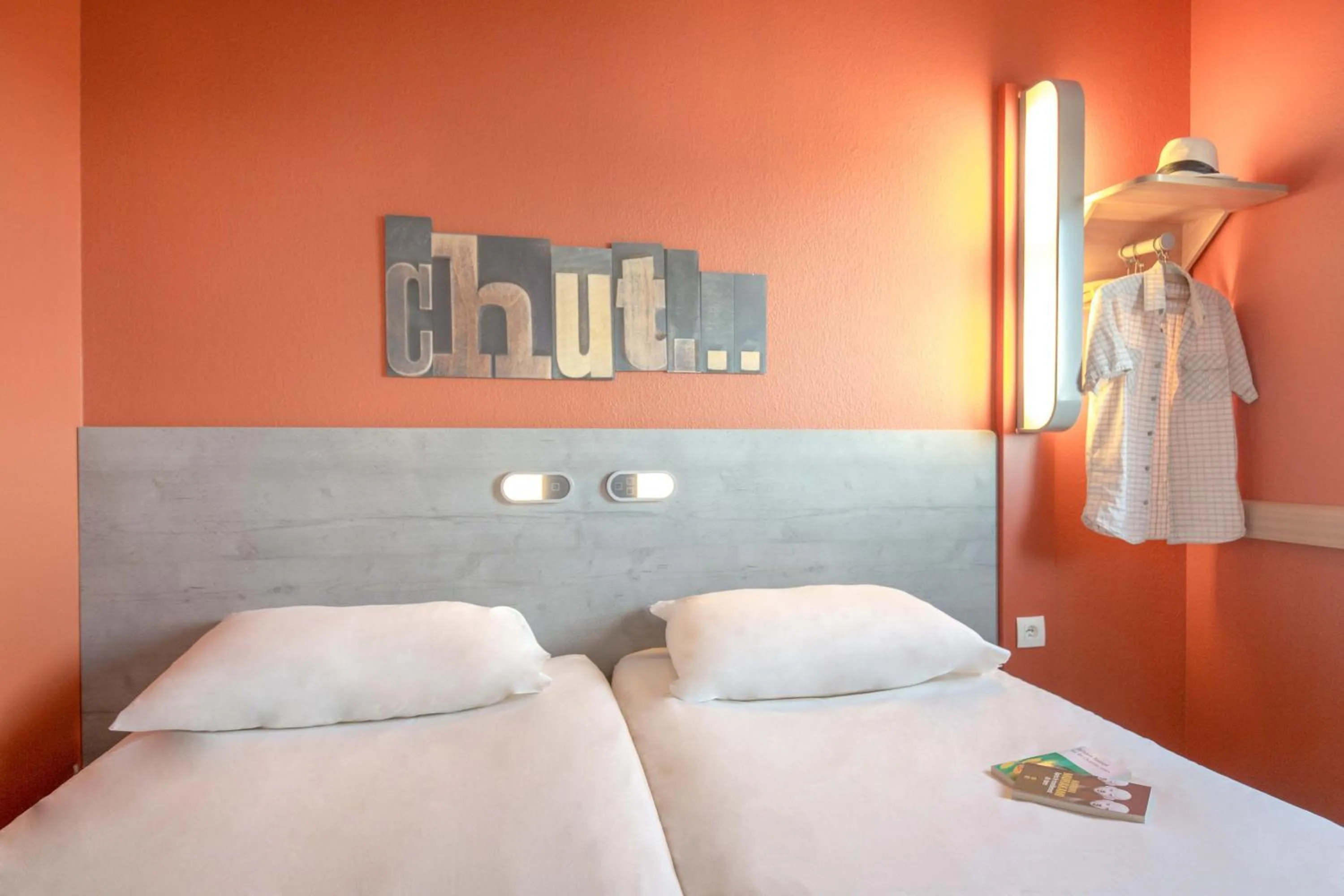 Bed in ibis budget Marseille L'Estaque