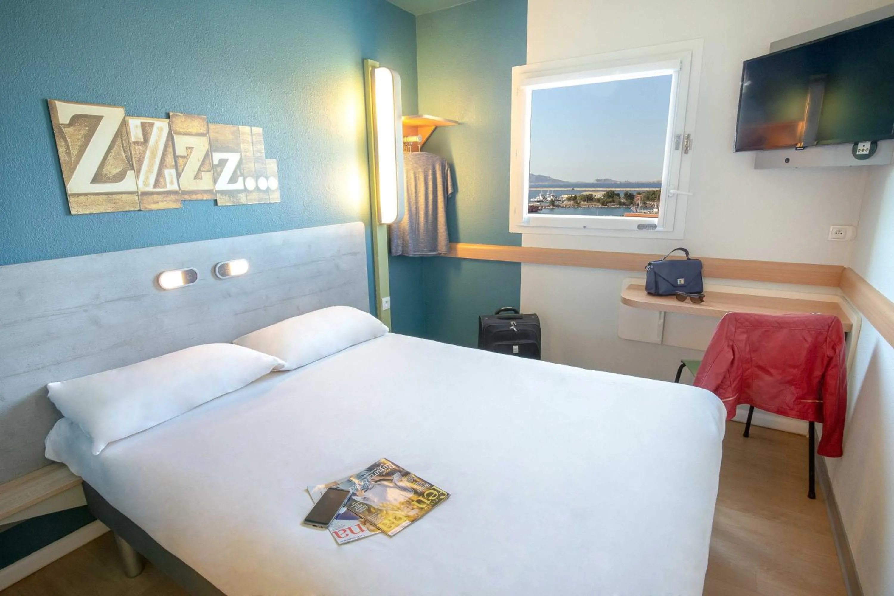 Bed in ibis budget Marseille L'Estaque
