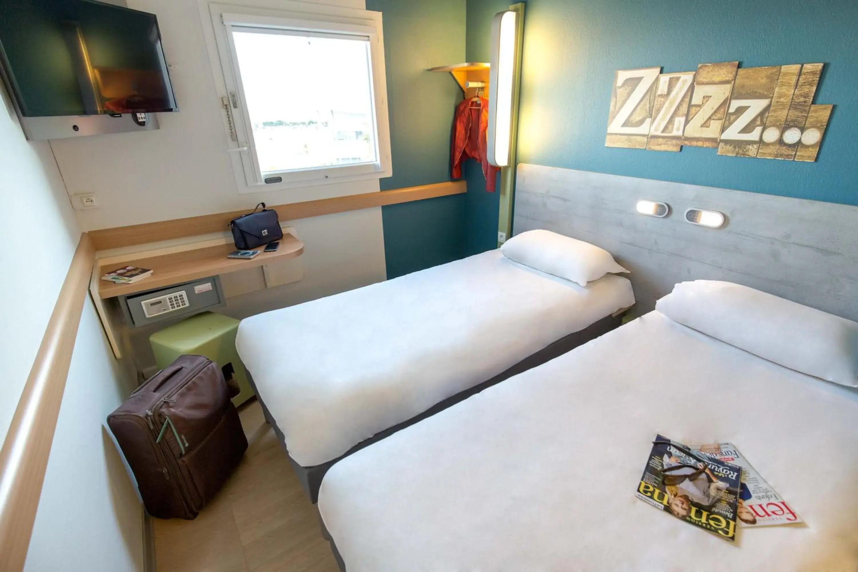 Twin Room in ibis budget Marseille L'Estaque Twin Room in ibis budget Marseille L'Estaque