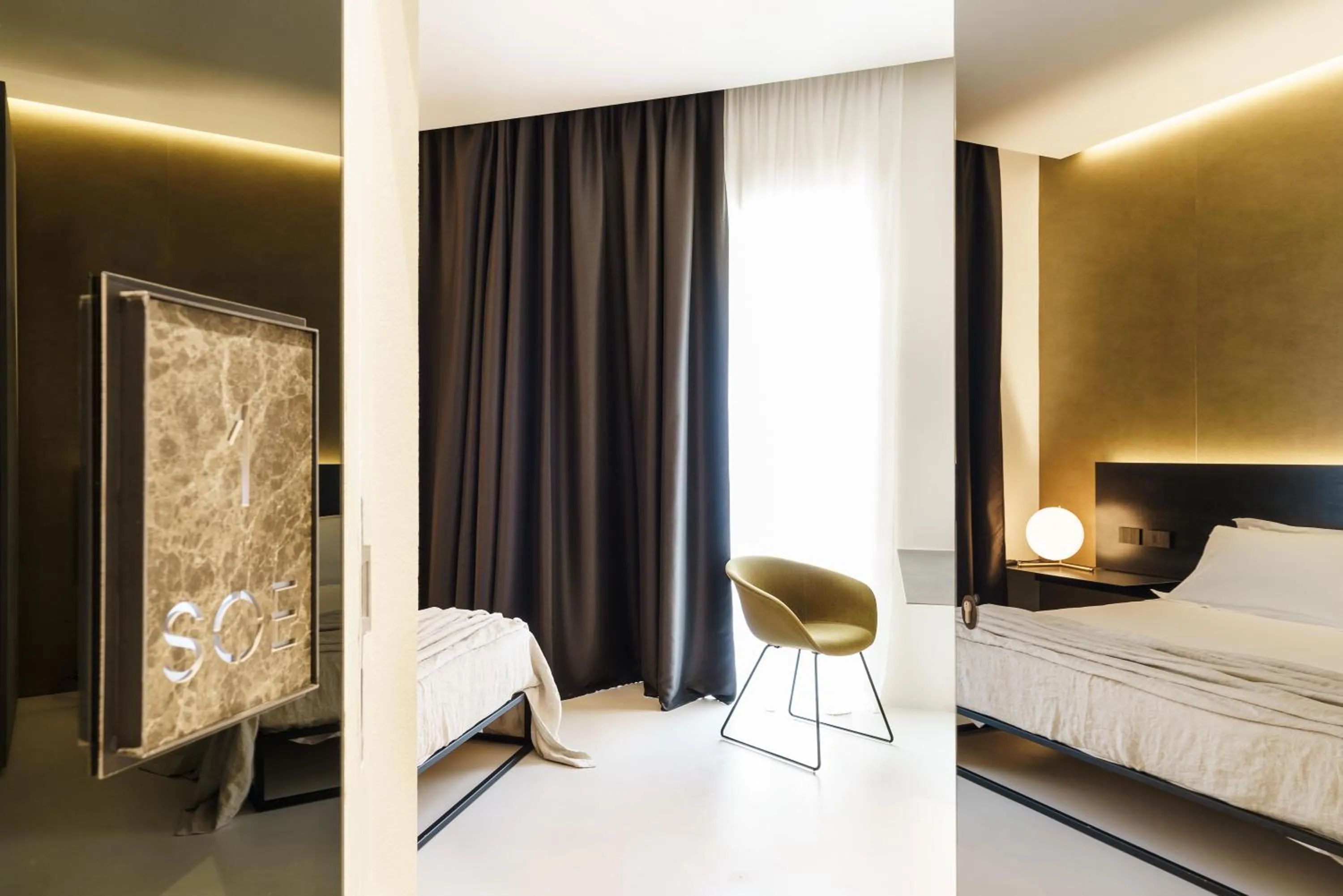 Shower, Bed in Meo Design Suites & Spa