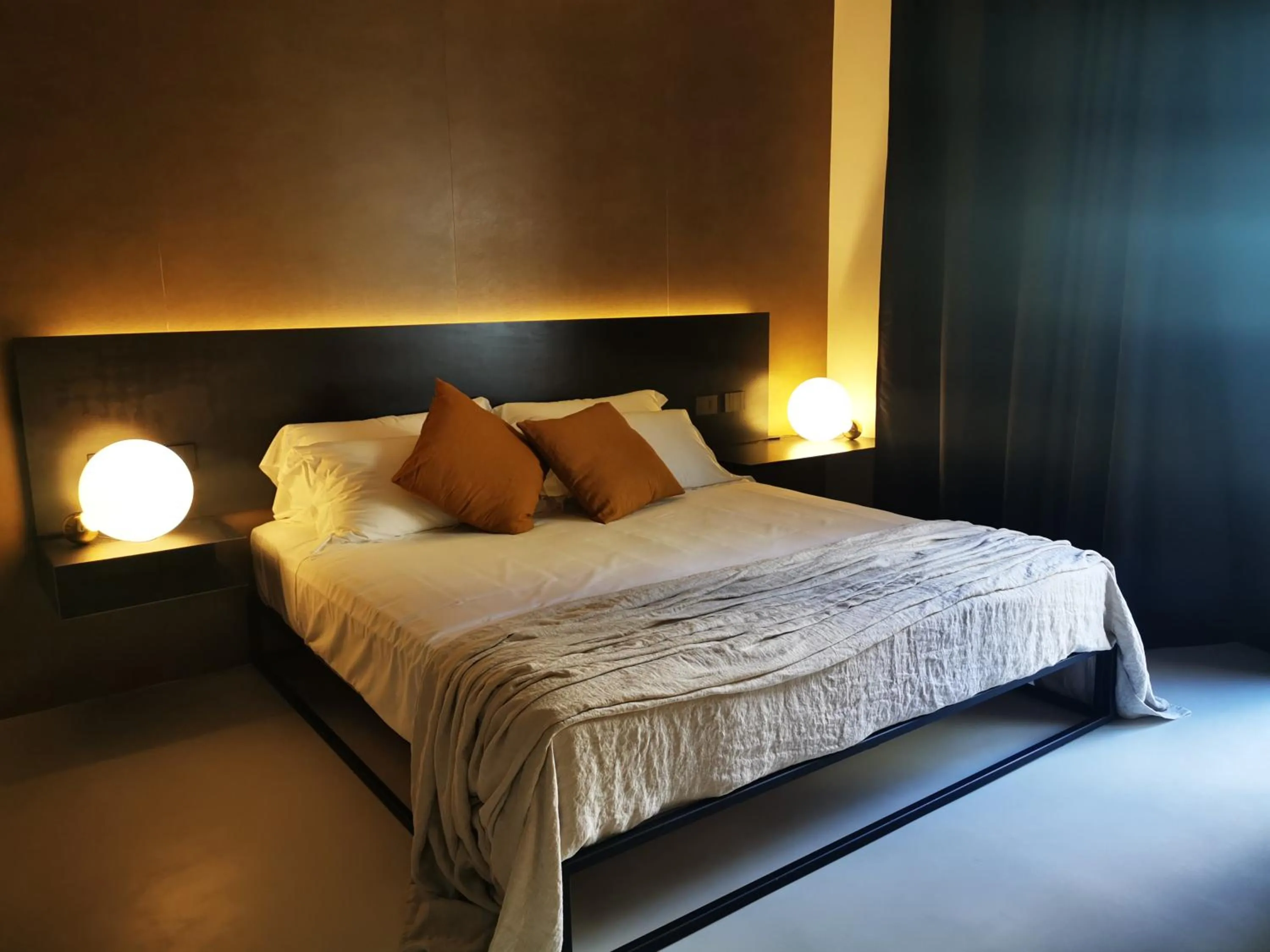 Property building, Bed in Meo Design Suites & Spa