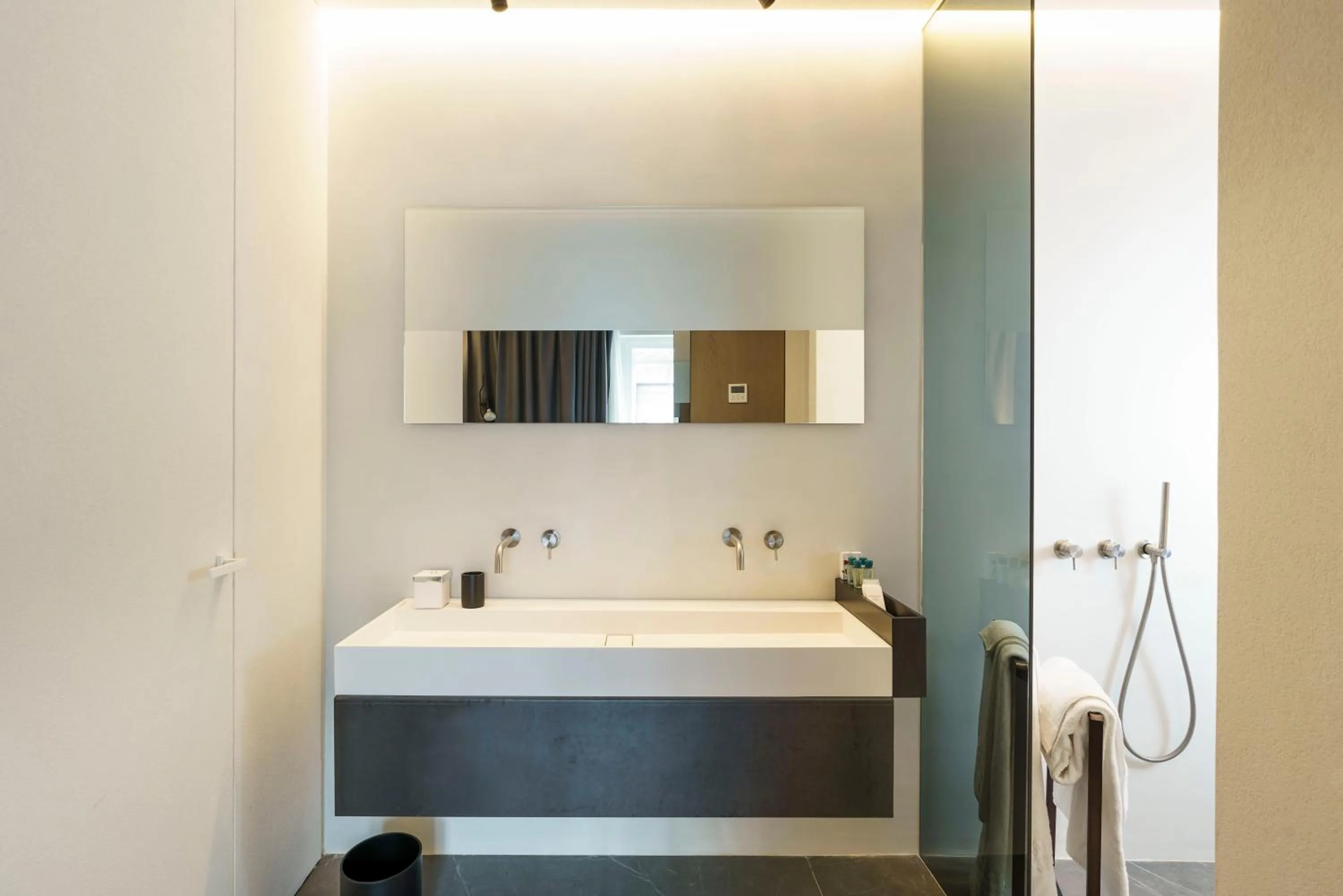 Shower in Meo Design Suites & Spa