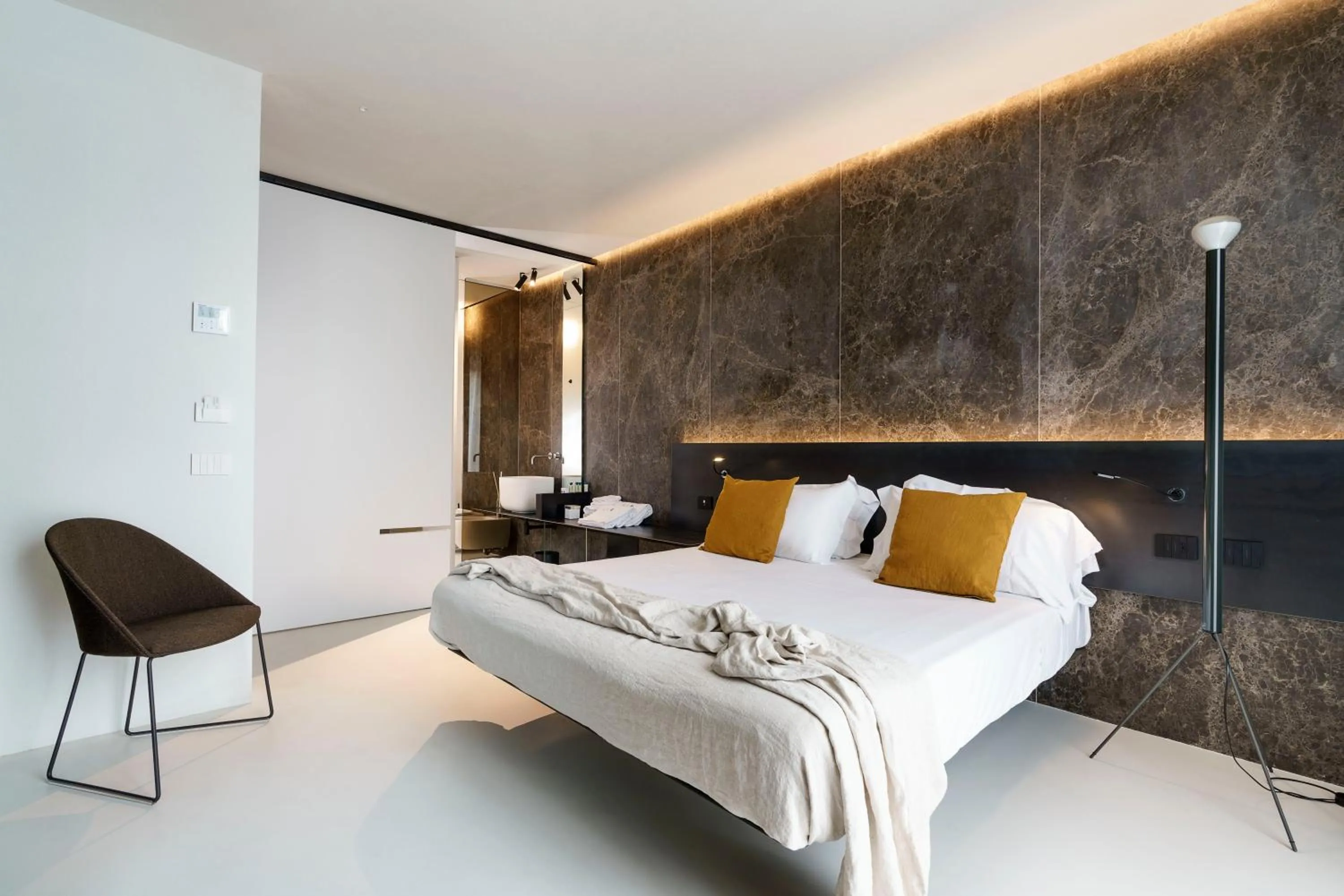 Shower, Bed in Meo Design Suites & Spa