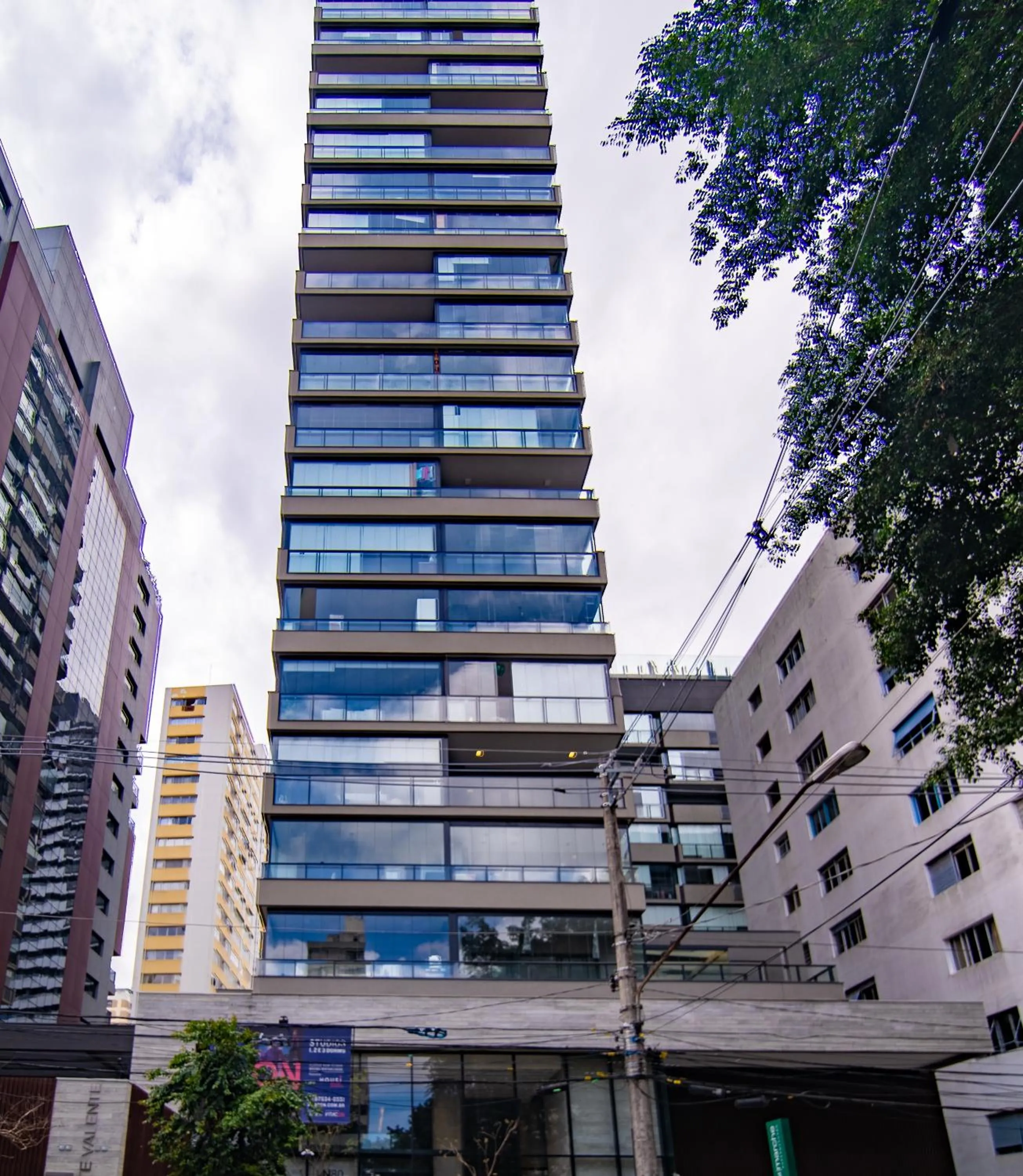 Deluxe Apartment in 360 VN Capote Valente by Housi