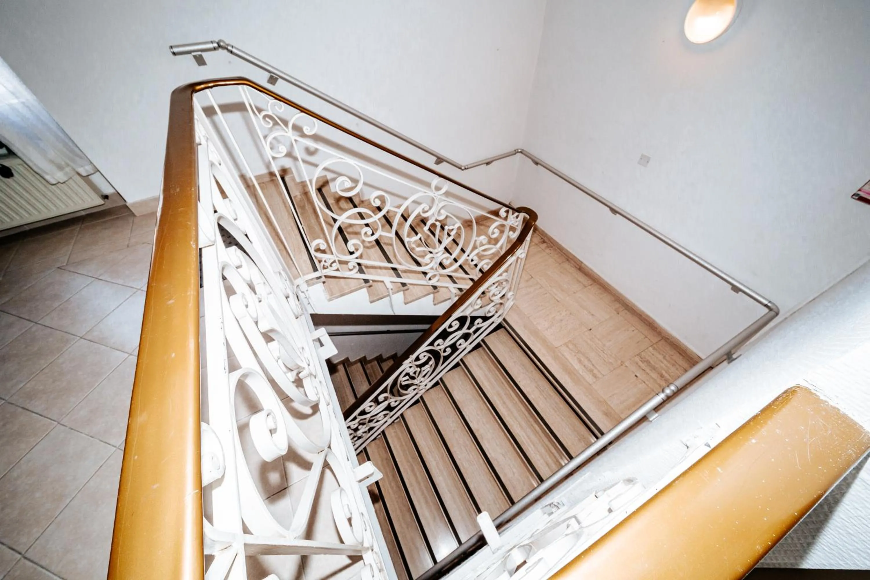 Property building, Bed in Hôtel Le Tivoli