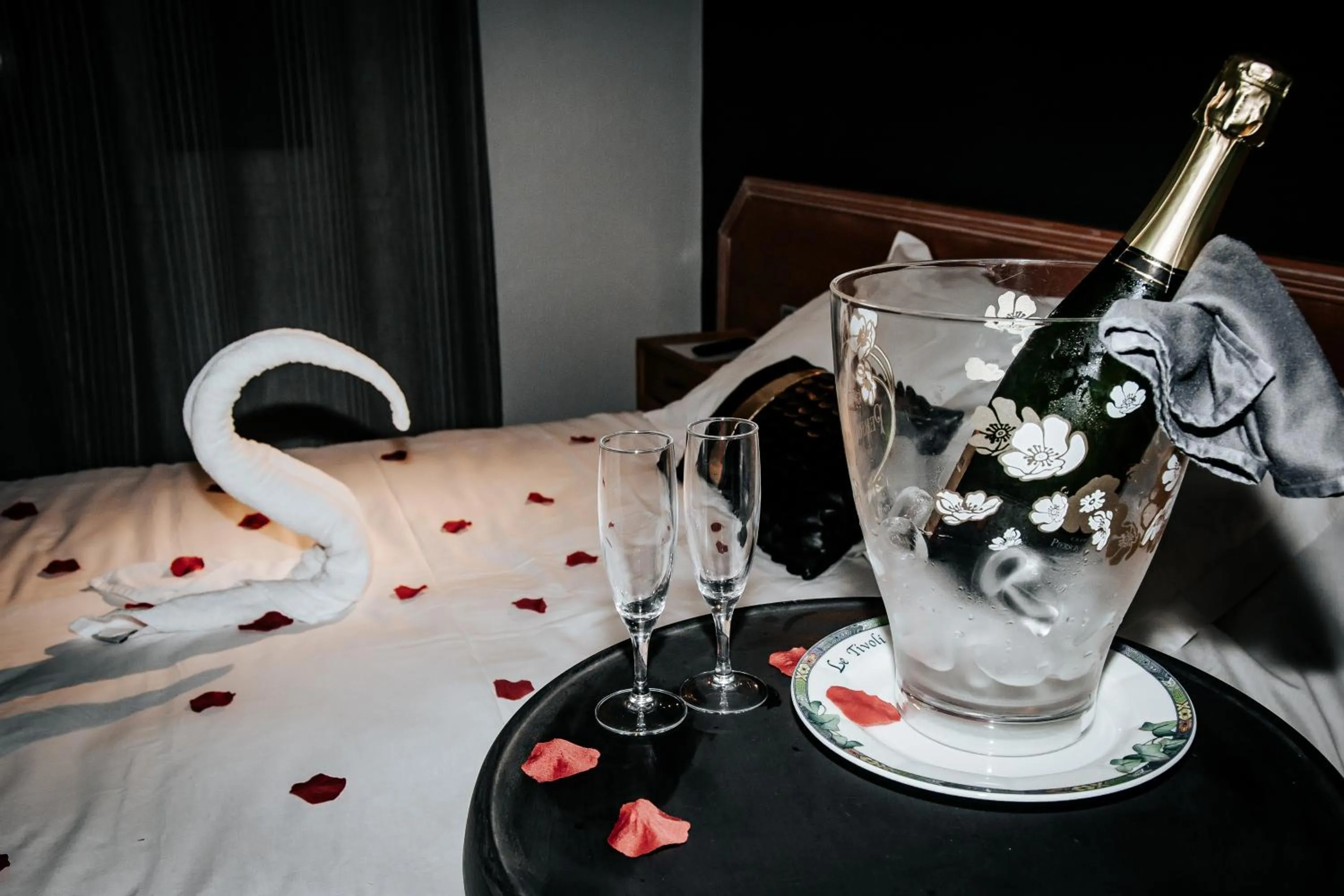 Bed in Hôtel Le Tivoli