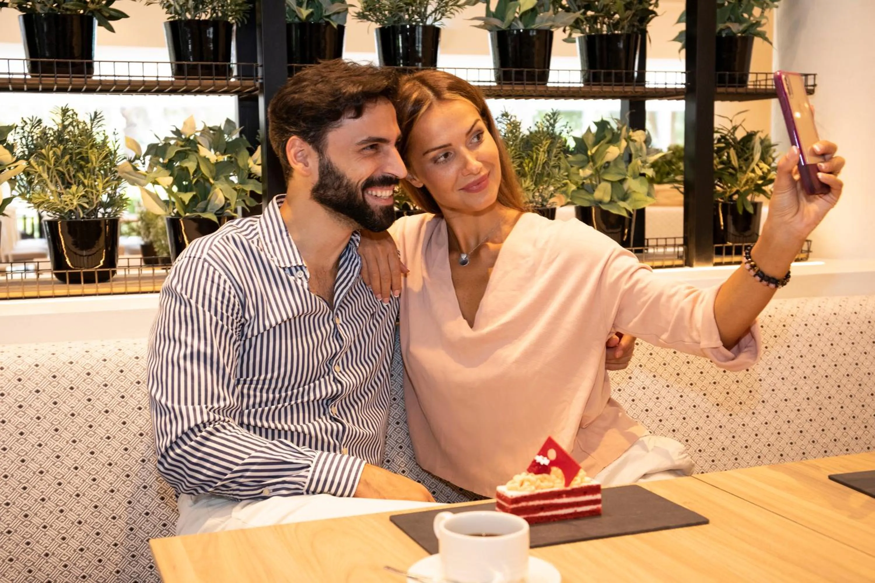 Restaurant/places to eat in Fujairah Rotana Resort & Spa - Al Aqah Beach